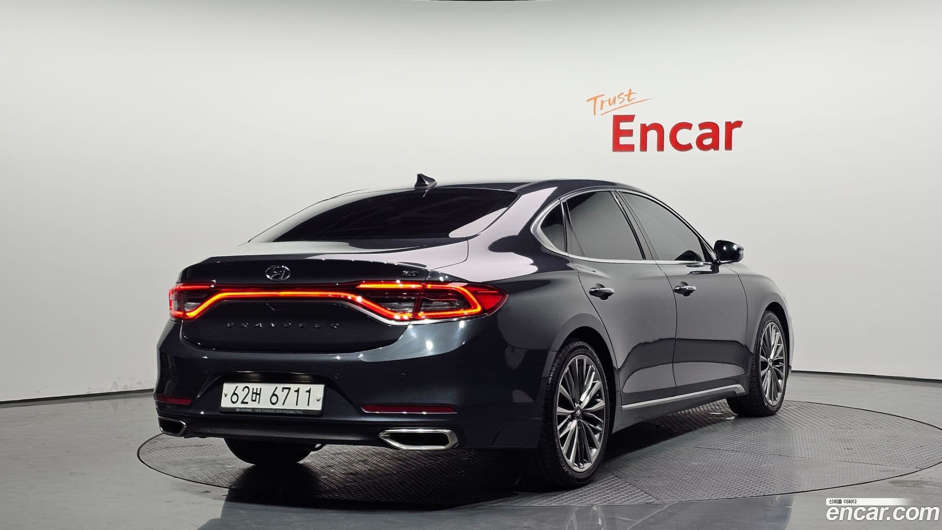 Main__Slider__Photo:Grandeur Hyundai 2018.4-1