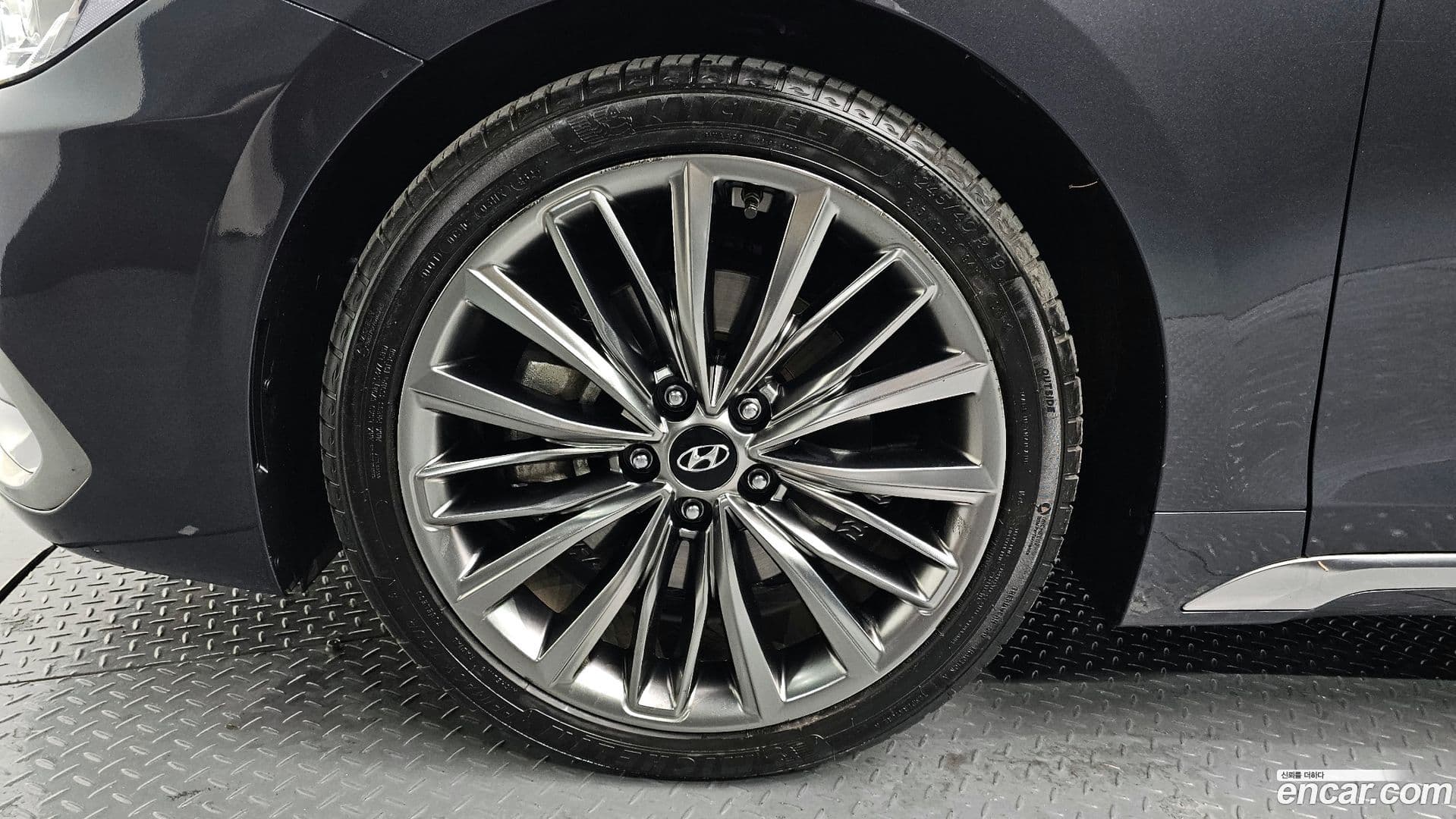 Main__Slider__Photo:Grandeur Hyundai 2018.4-4