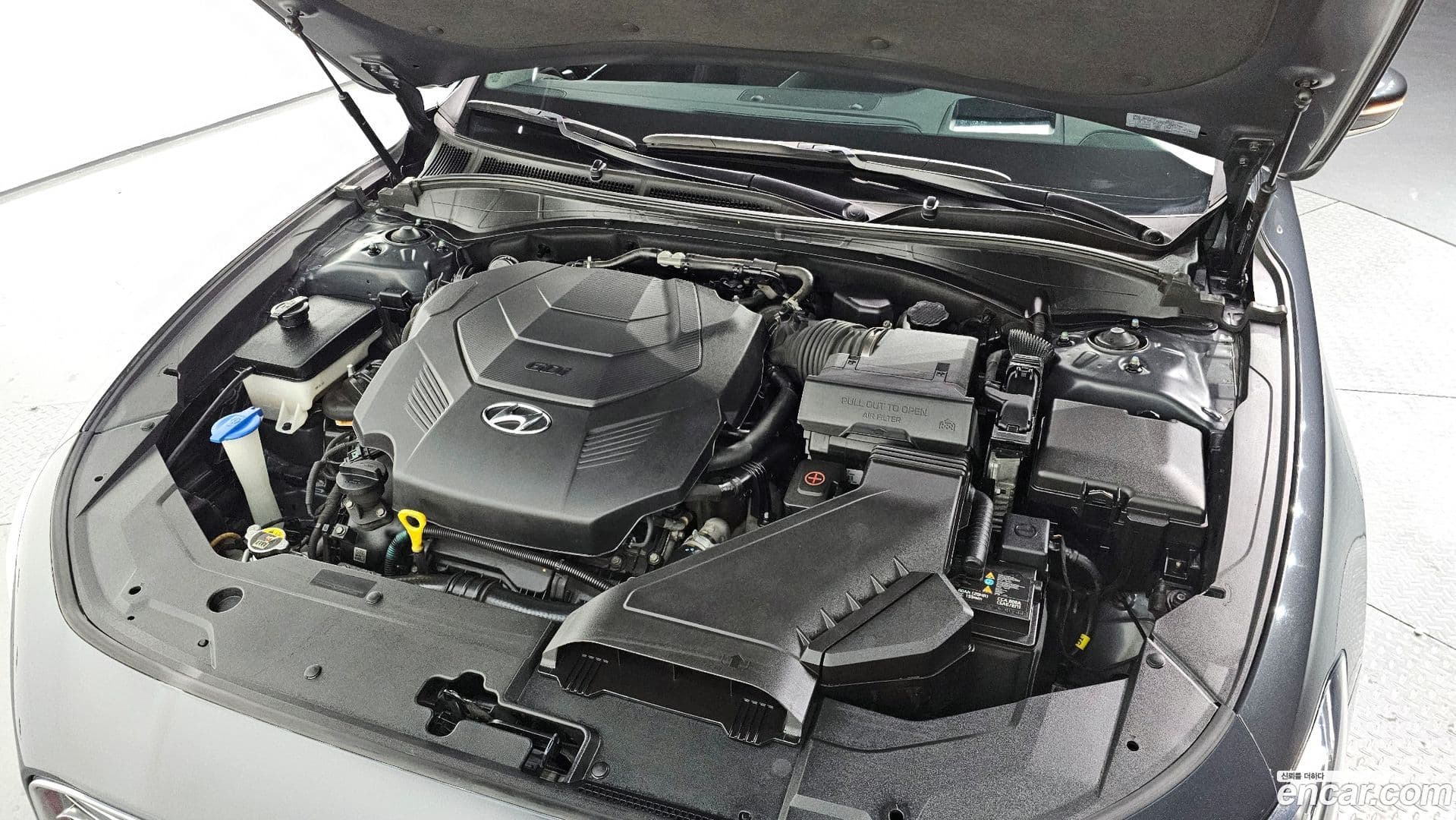 Main__Slider__Photo:Grandeur Hyundai 2018.4-5