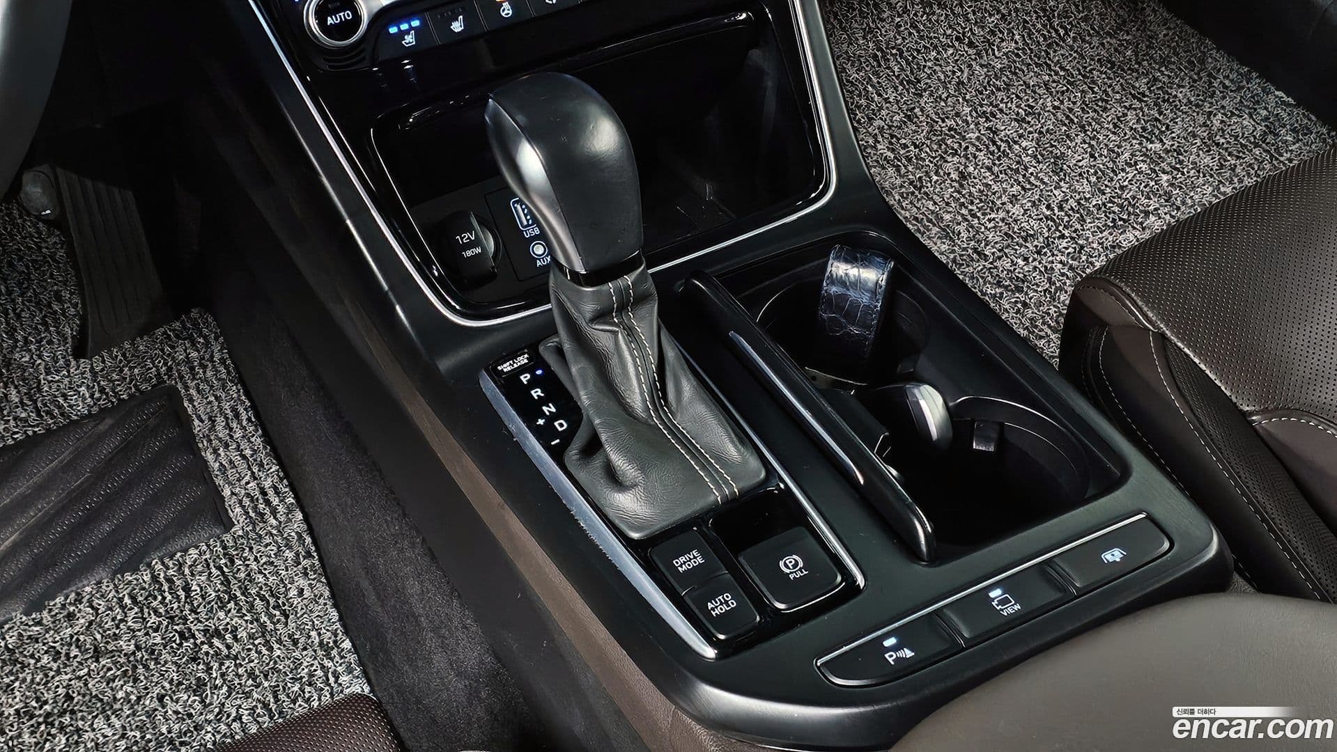 Main__Slider__Photo:Grandeur Hyundai 2018.4-8