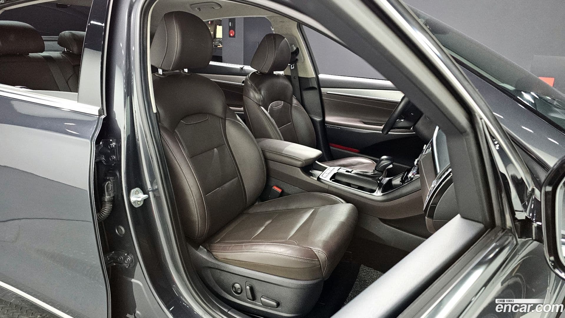 Main__Slider__Photo:Grandeur Hyundai 2018.4-9