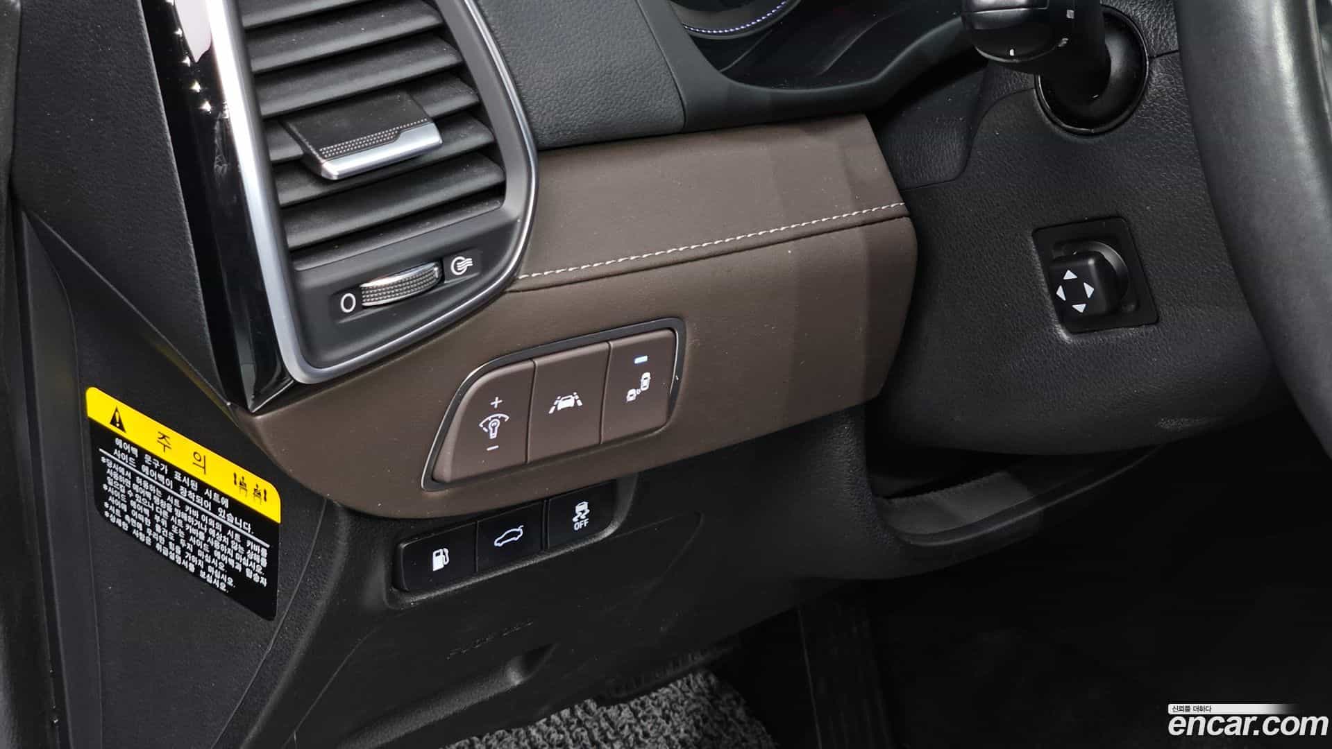 Grandeur Hyundai 2018.4-OPTION-018