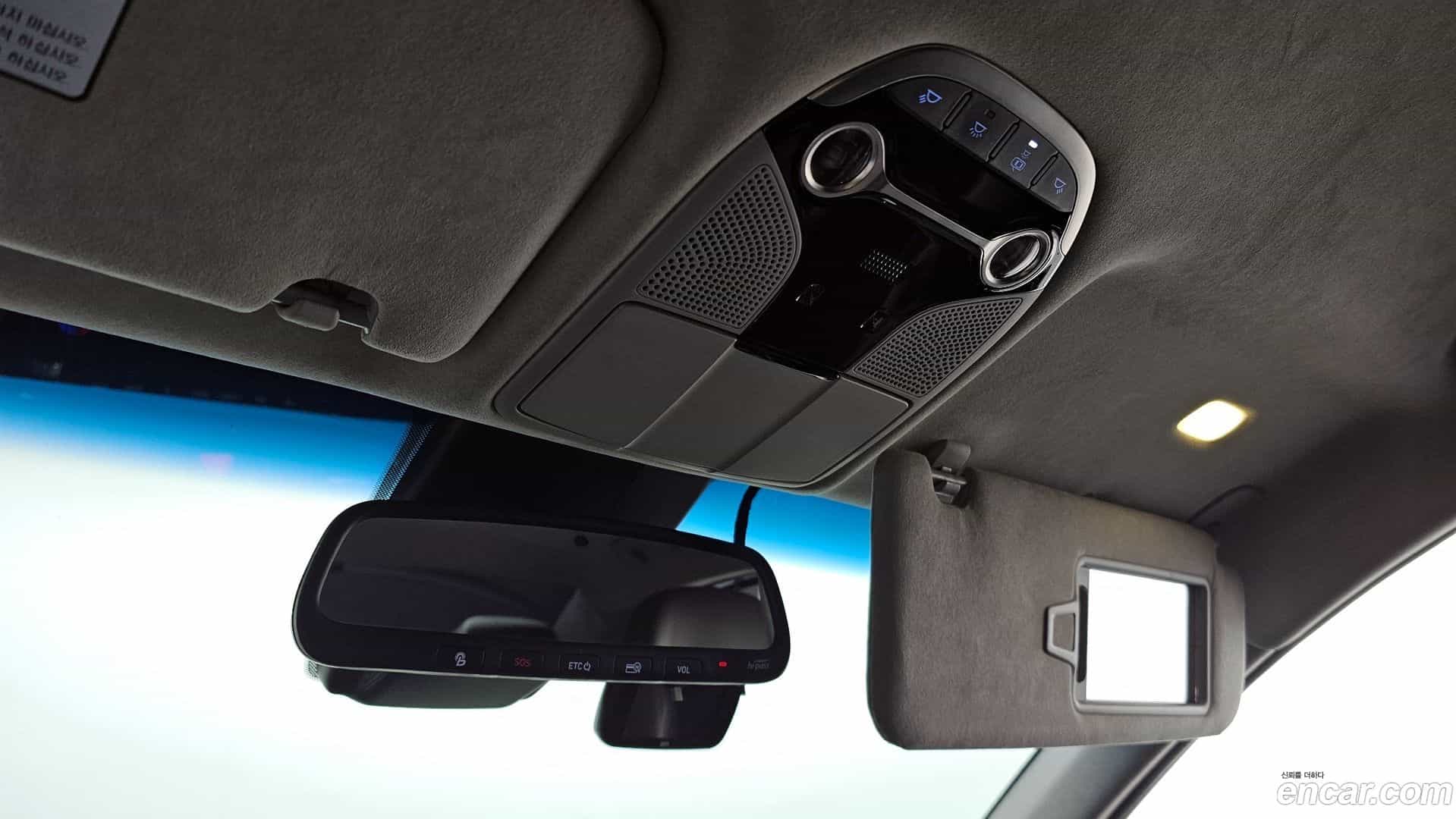 Grandeur Hyundai 2018.4-OPTION-021