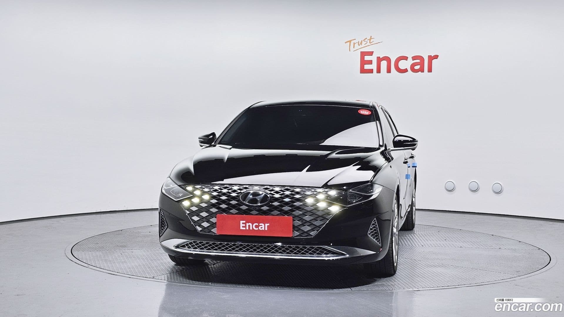 Main__Slider__Photo:Grandeur Hyundai 2022.6-2