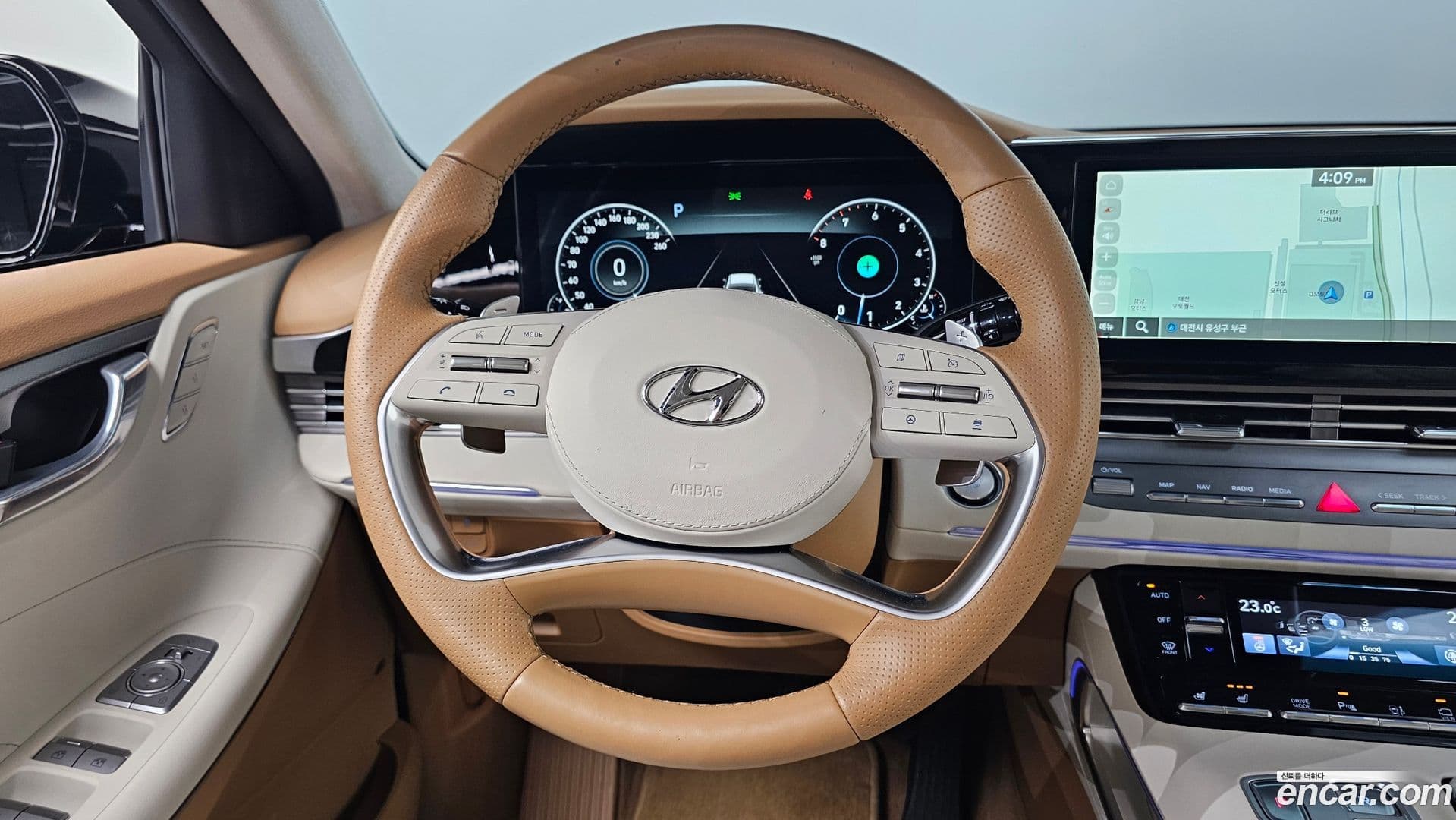 Main__Slider__Photo:Grandeur Hyundai 2022.6-14