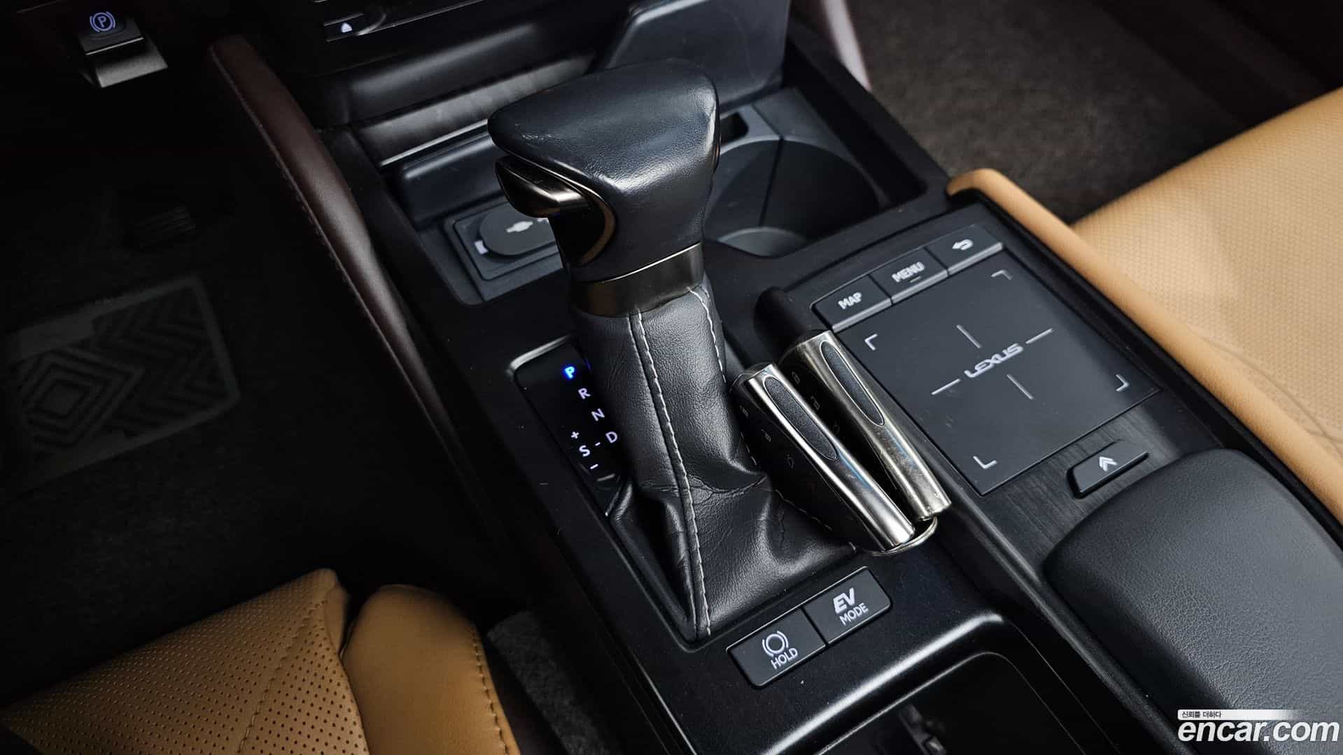 ES Lexus 2020.7-INNER-009