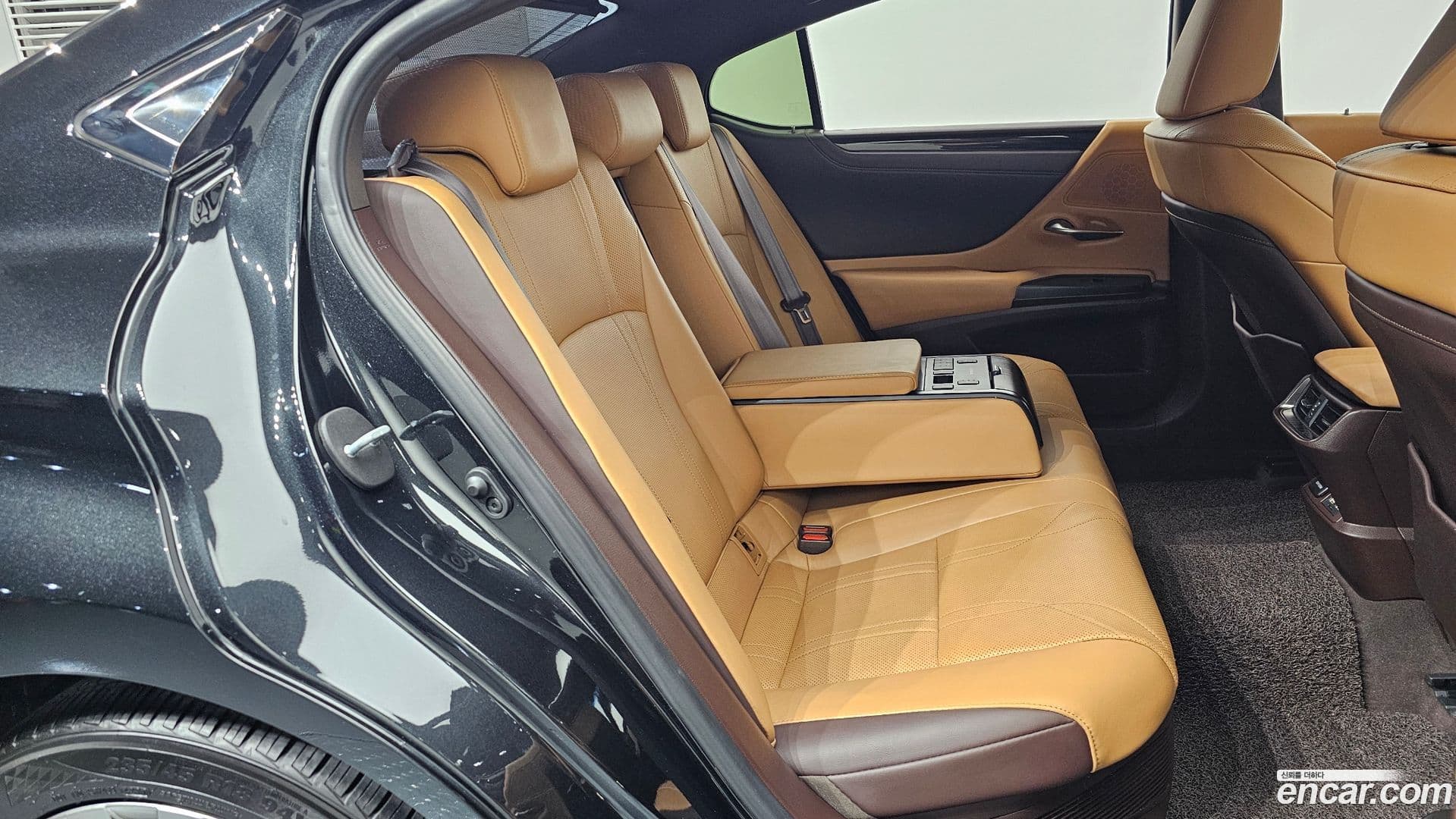 Main__Slider__Photo:ES Lexus 2020.7-11