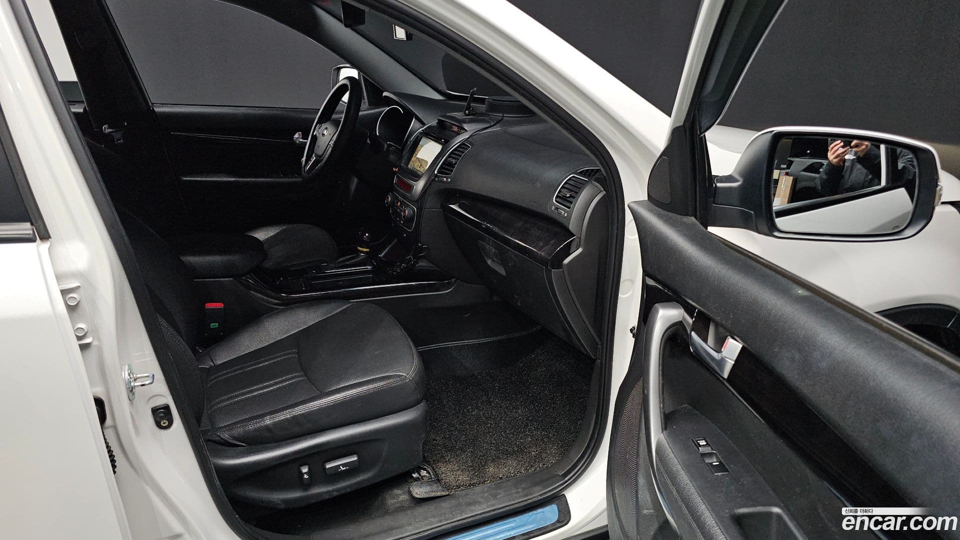 Main__Slider__Photo:Sorento Kia 2013.5-9