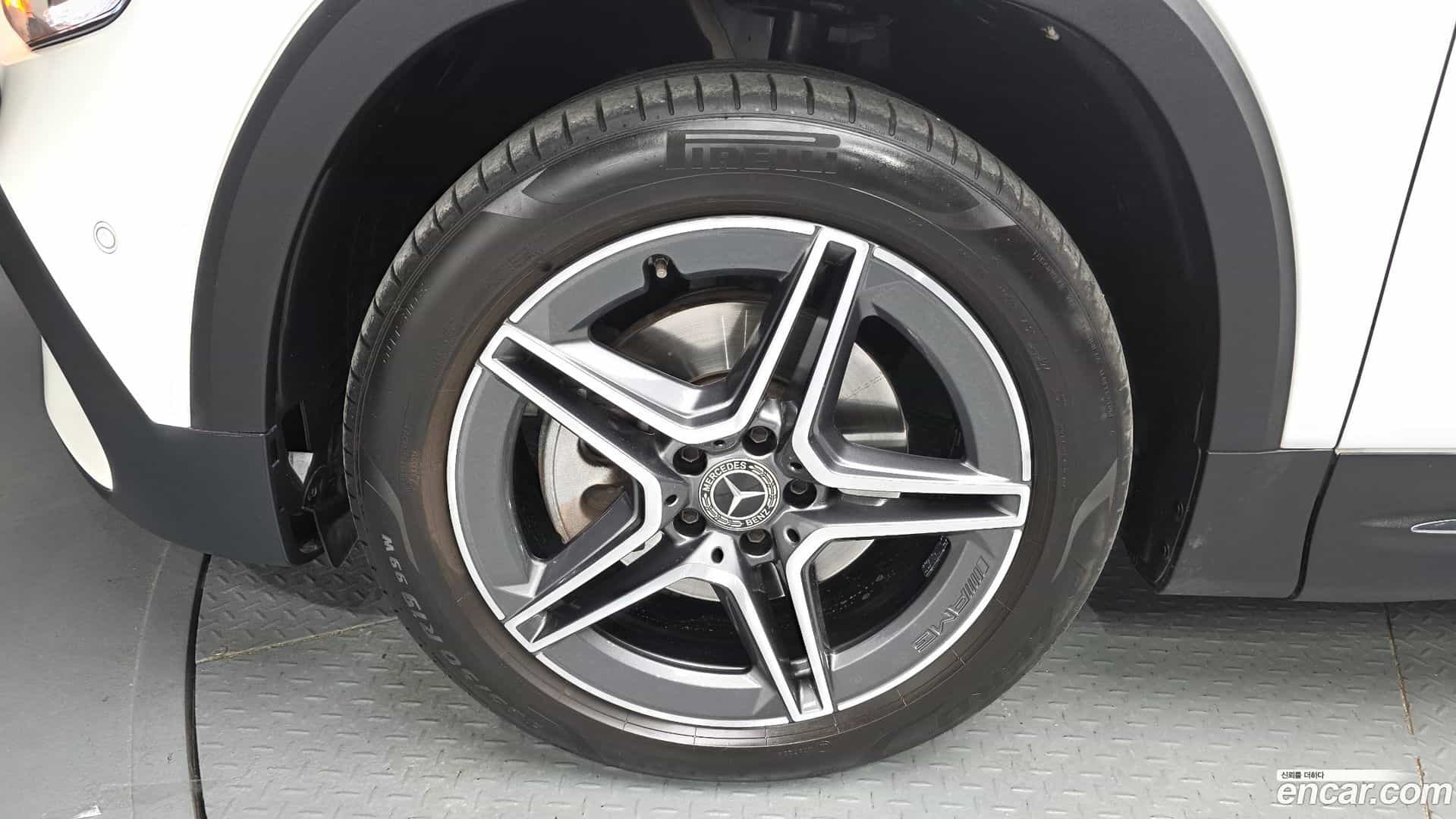 GLB-Class Mercedes-Benz 2022.5-OUTER-005