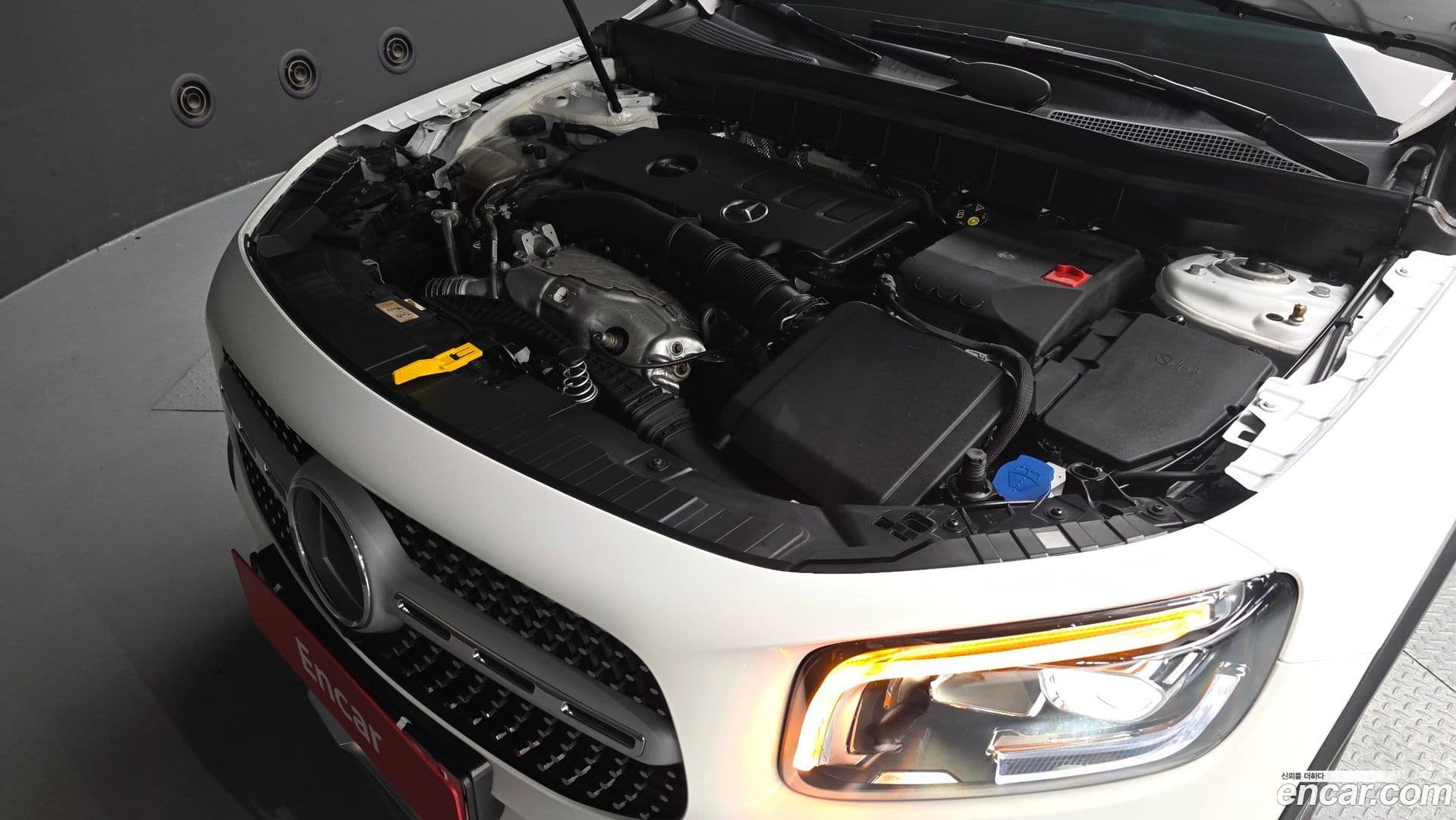 Main__Slider__Photo:GLB-Class Mercedes-Benz 2022.5-5