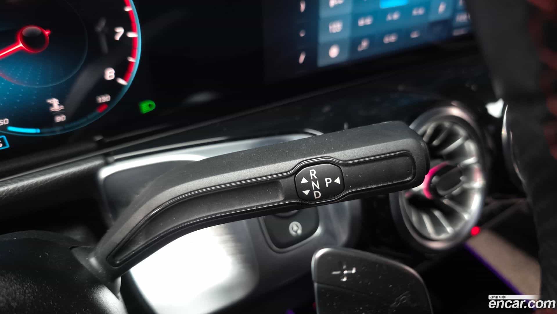 GLB-Class Mercedes-Benz 2022.5-INNER-009