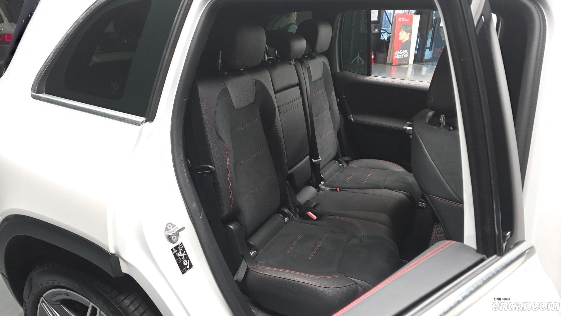 Main__Slider__Photo:GLB-Class Mercedes-Benz 2022.5-10