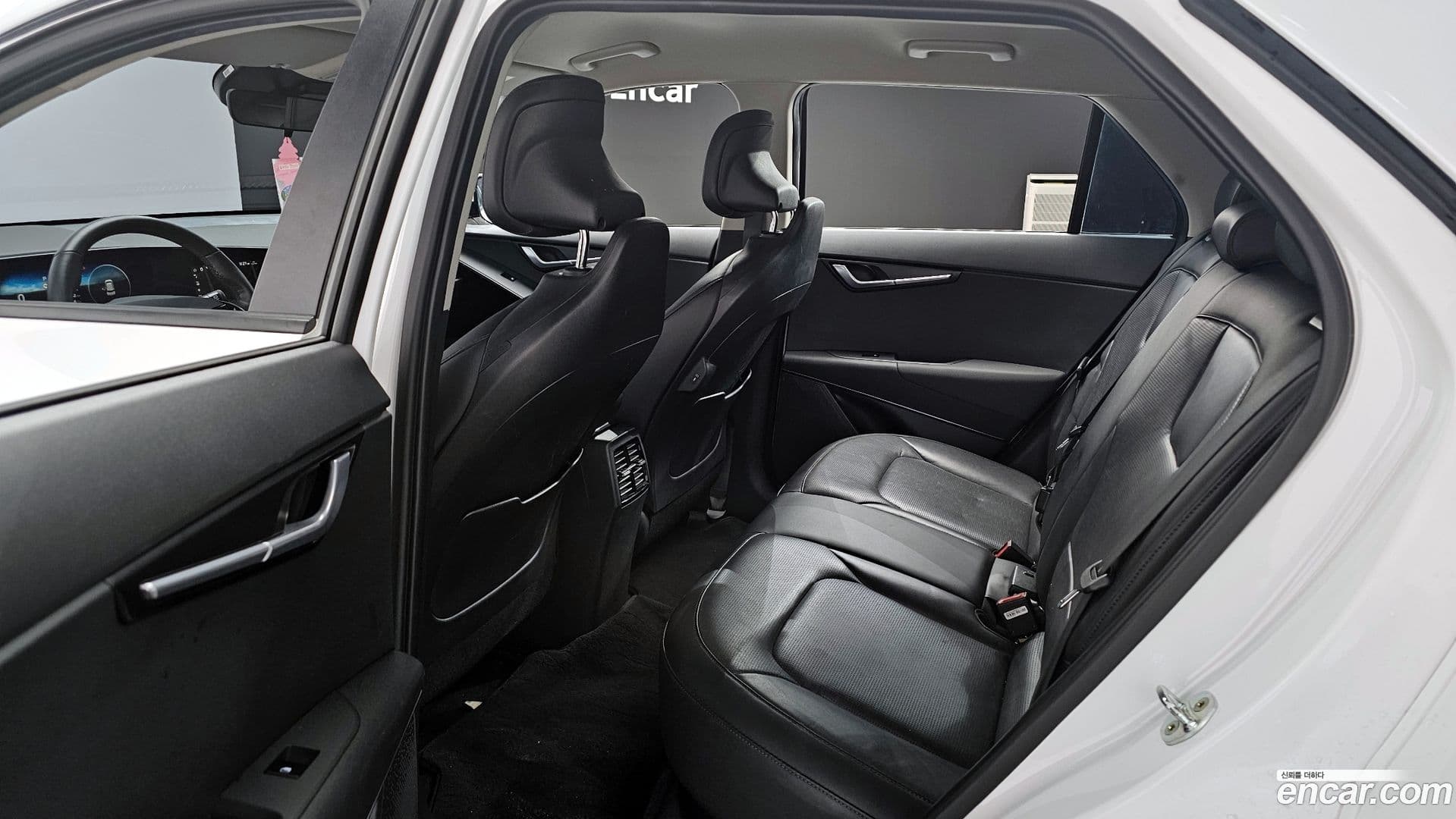 Main__Slider__Photo:Niro Kia 2022.10-11