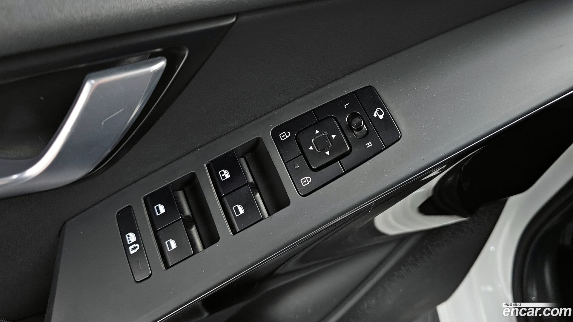 Main__Slider__Photo:Niro Kia 2022.10-17