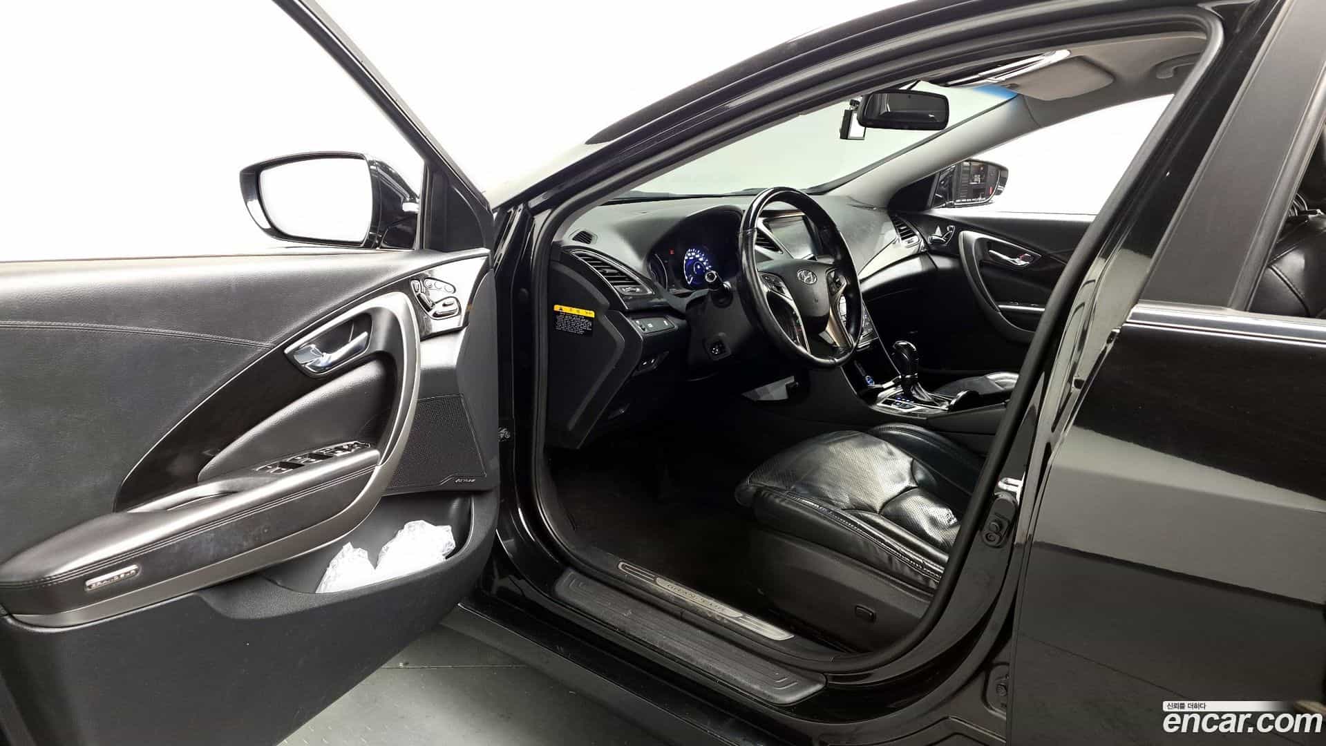 Grandeur Hyundai 2015.0-INNER-010