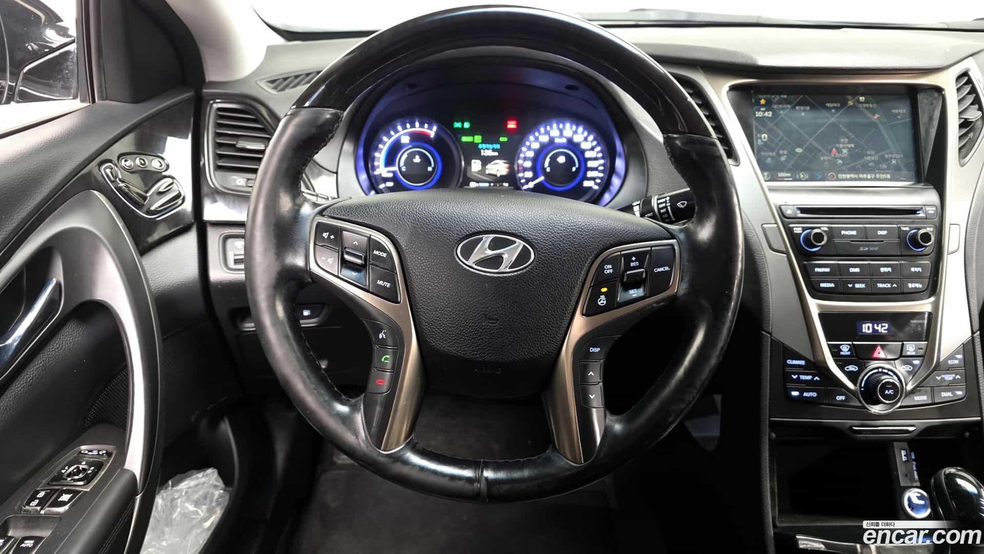 Grandeur Hyundai 2015.0-OPTION-017