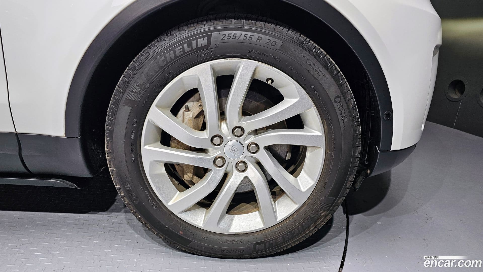 Main__Slider__Photo:Discovery Land Rover 2019.11-4