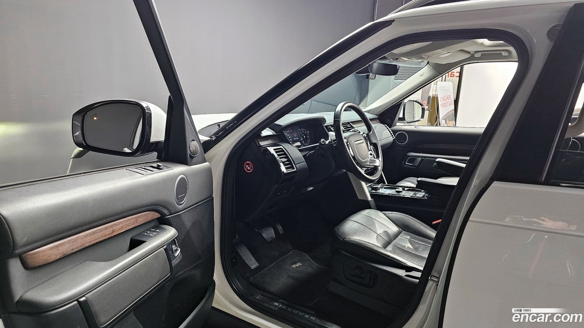 Main__Slider__Photo:Discovery Land Rover 2019.11-9