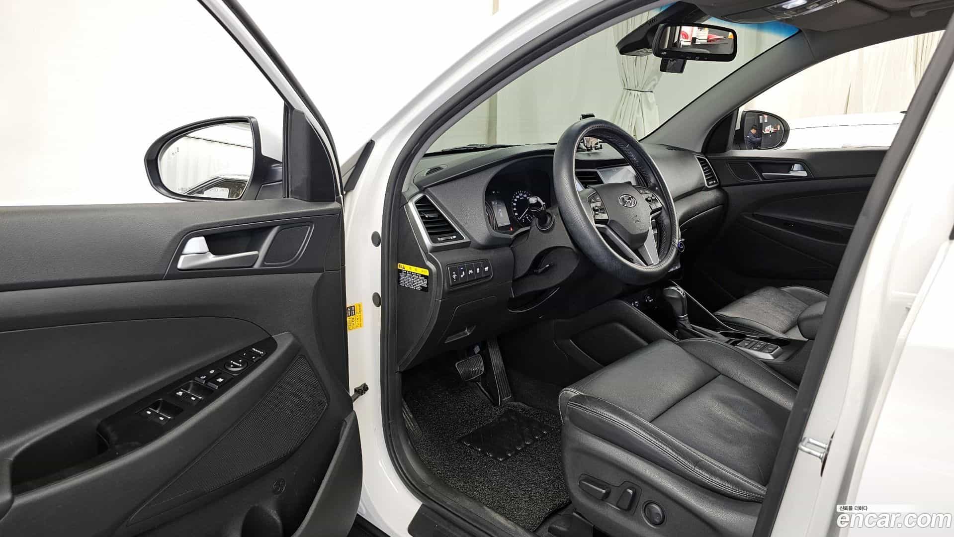 Tucson Hyundai 2017.5-INNER-010