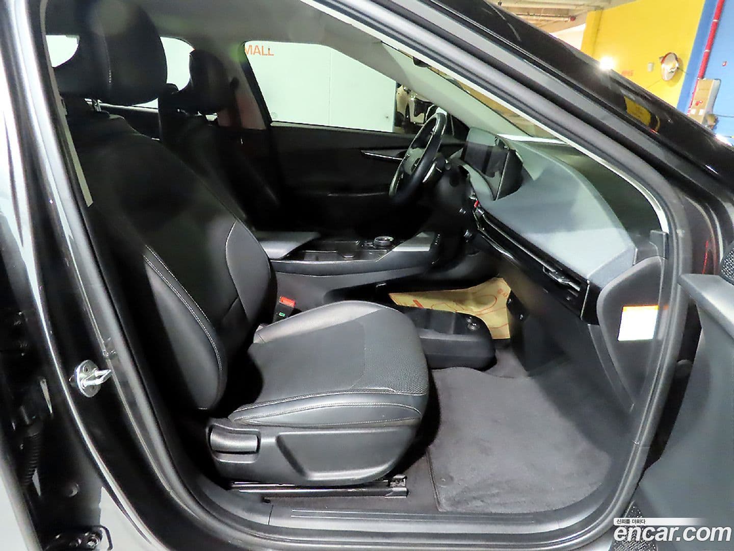 Main__Slider__Photo:EV6 Kia 2021.10-6