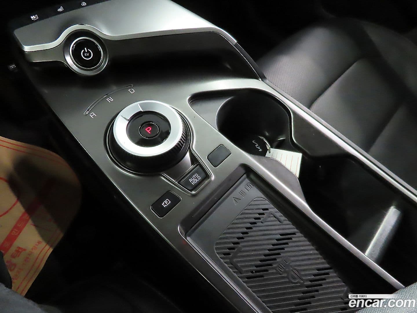 Main__Slider__Photo:EV6 Kia 2021.10-11