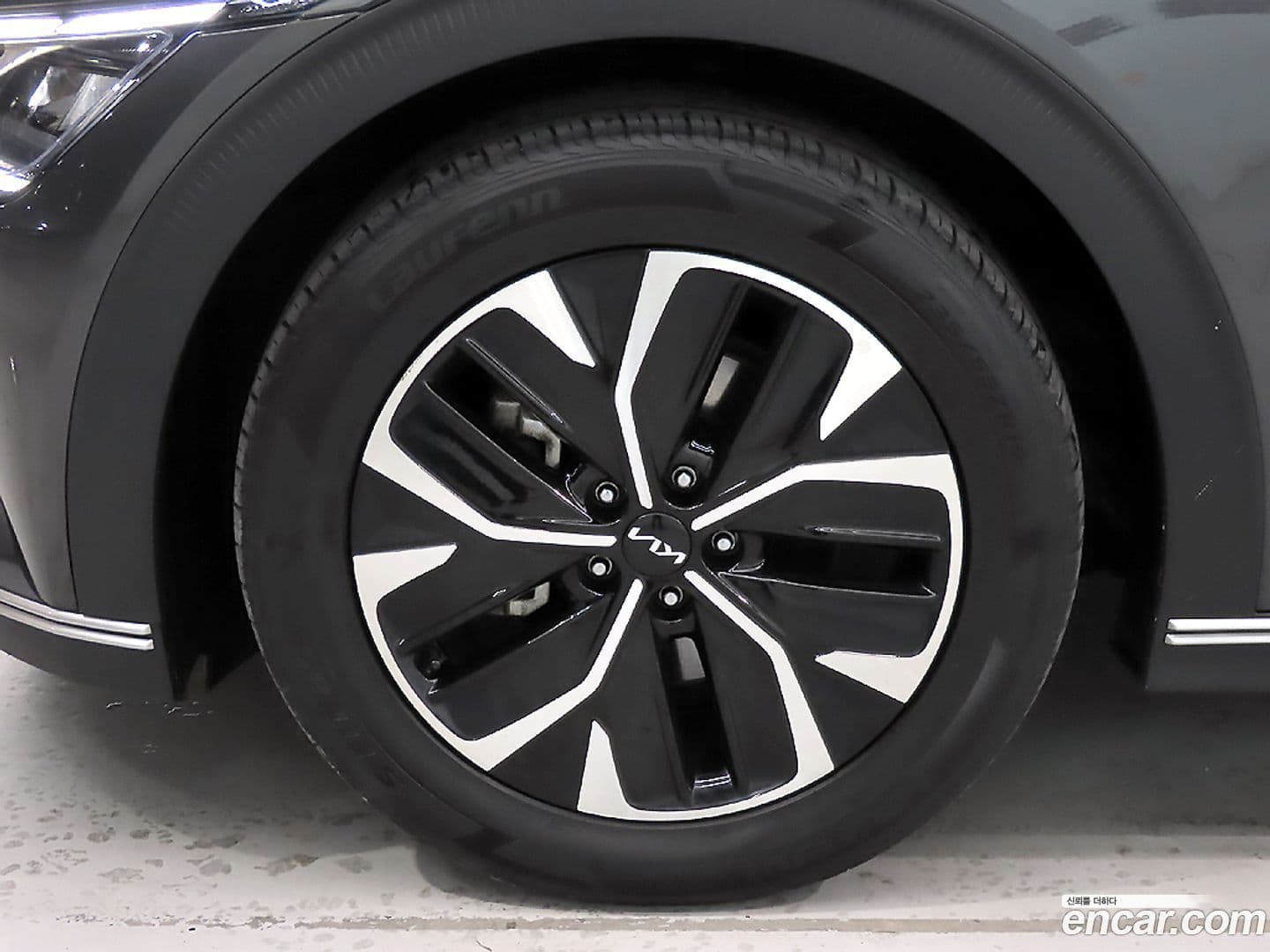 Main__Slider__Photo:EV6 Kia 2021.10-19