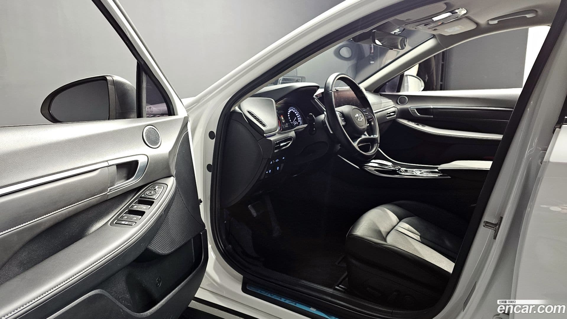 Main__Slider__Photo:Sonata Hyundai 2022.10-11