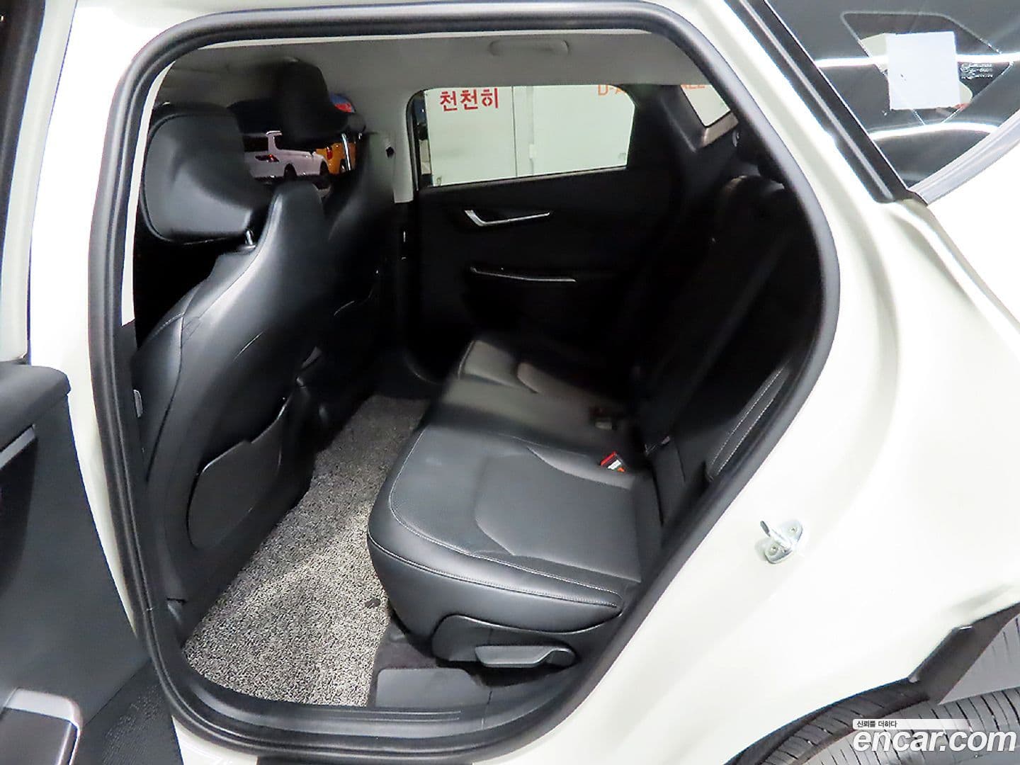 Main__Slider__Photo:EV6 Kia 2021.10-6