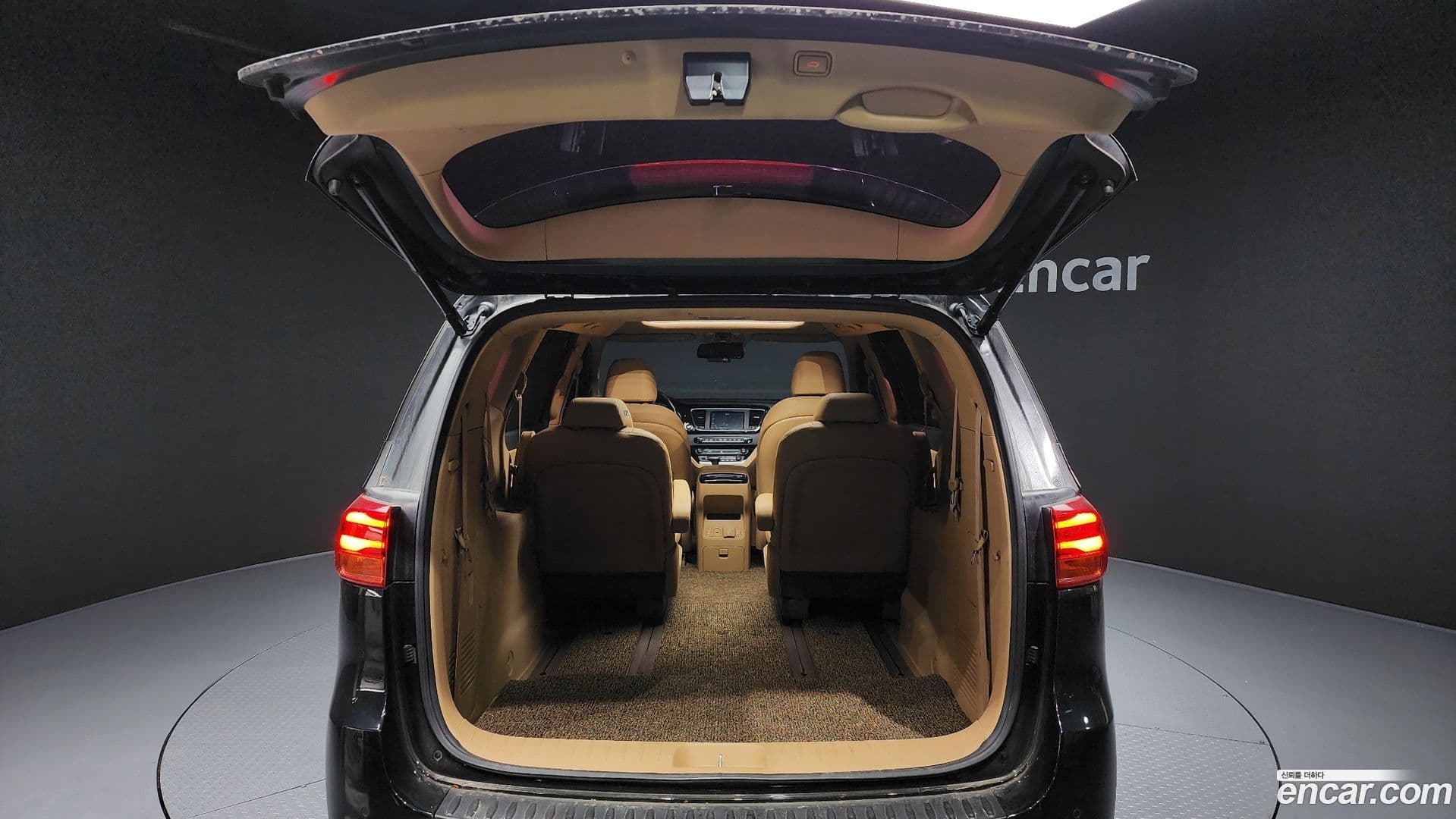 Main__Slider__Photo:Canival Kia 2019.11-19