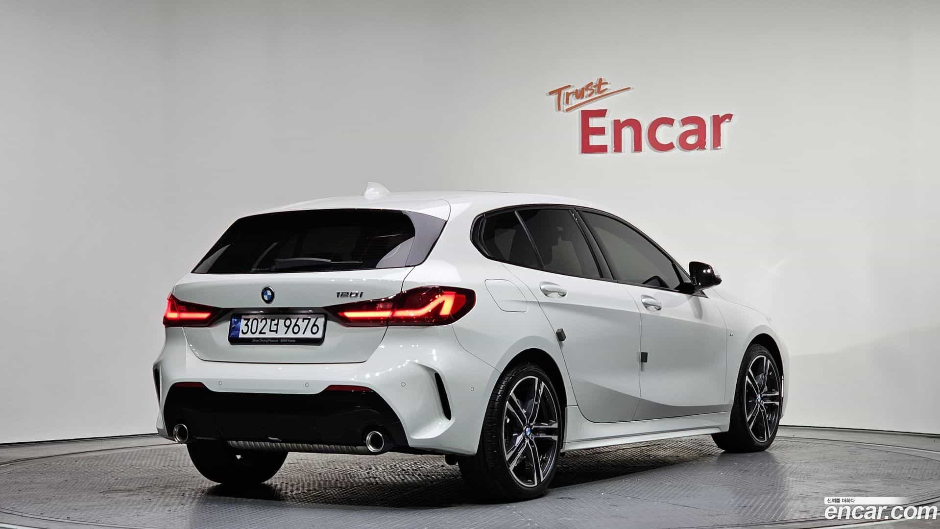 1-Series BMW 2023.8-OUTER-002