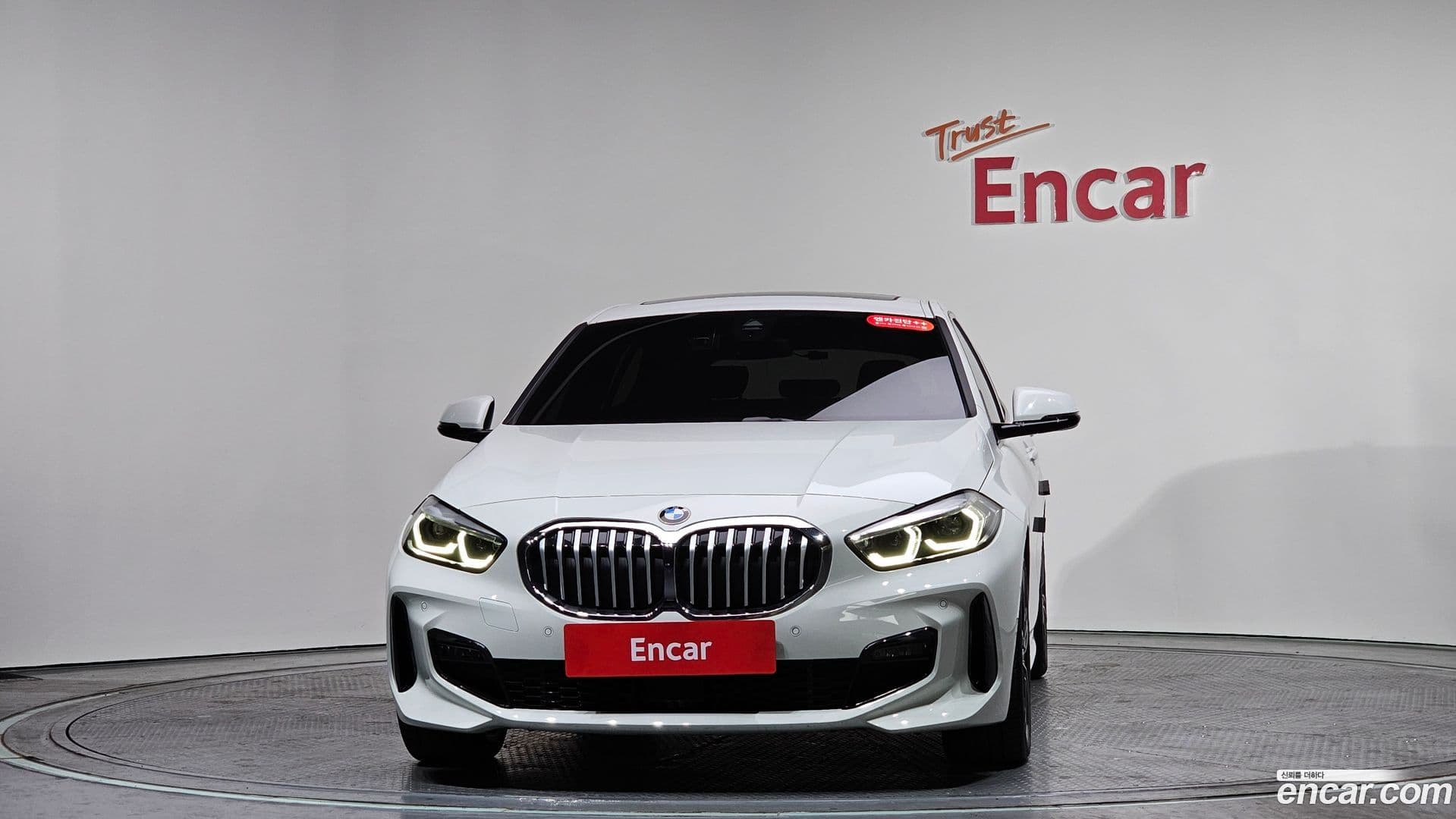 Main__Slider__Photo:1-Series BMW 2023.8-2