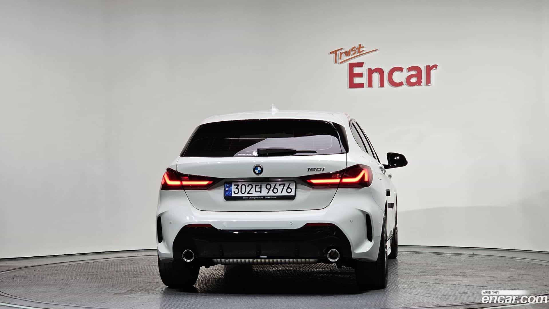 1-Series BMW 2023.8-OUTER-004