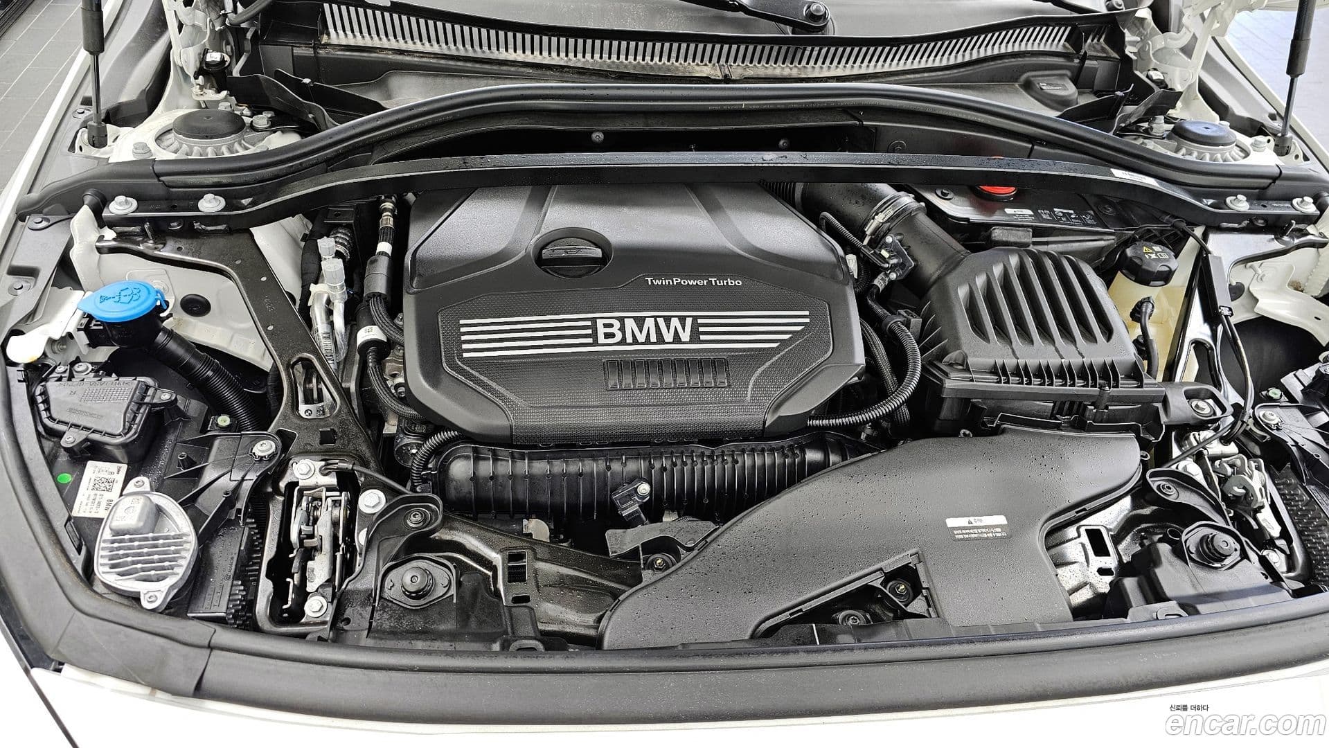 Main__Slider__Photo:1-Series BMW 2023.8-5