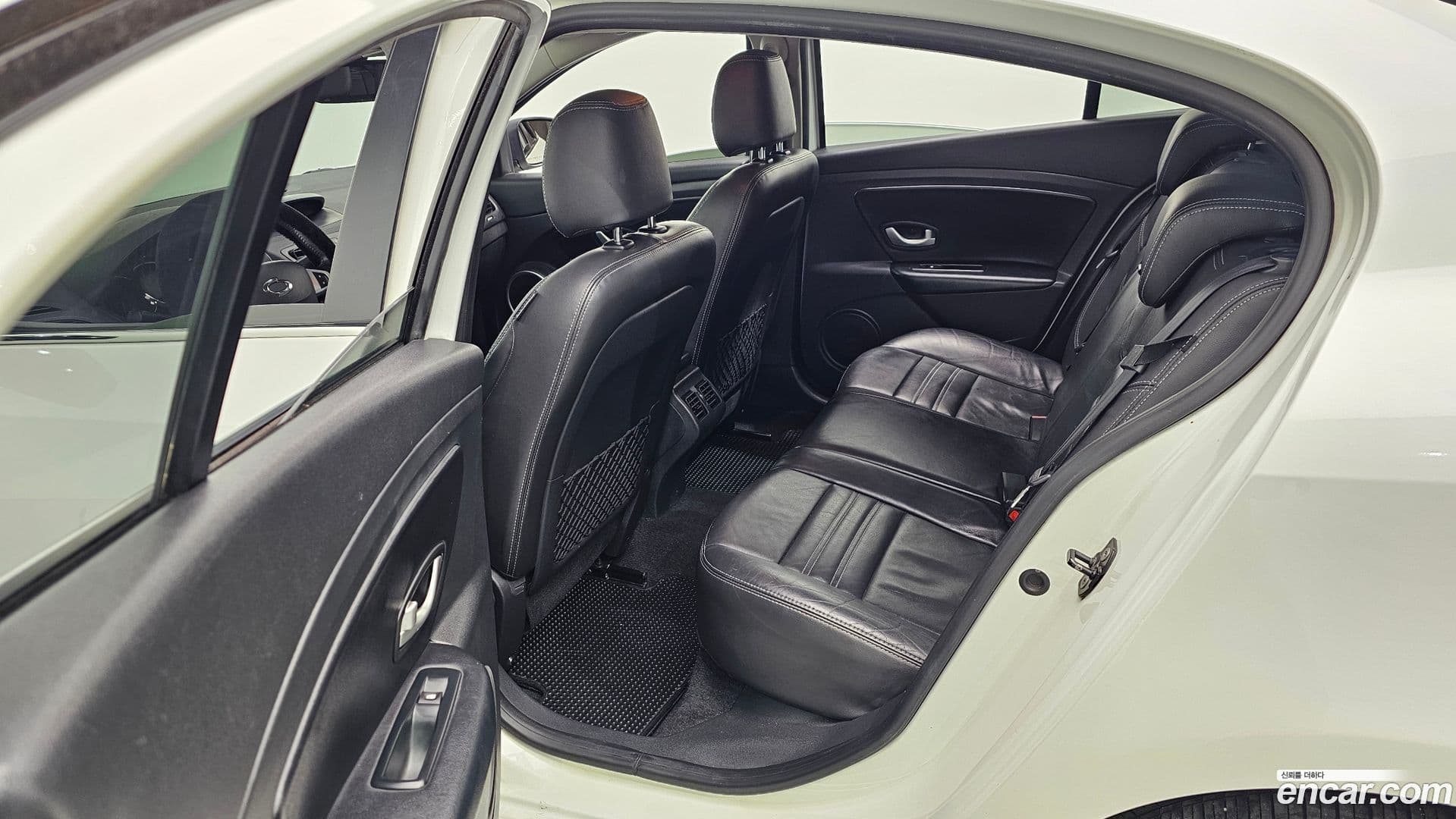 Main__Slider__Photo:SM3 Renault-KoreaSamsung 2013.2-11