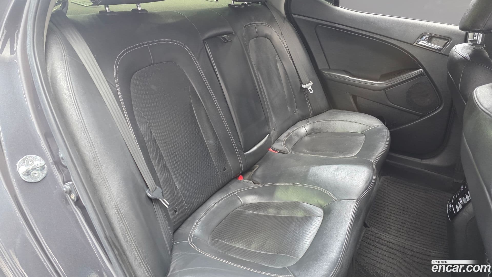 Main__Slider__Photo:K5 Kia 2011.0-11