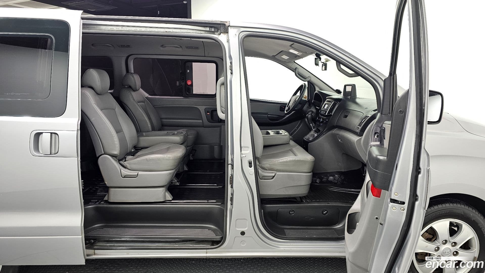 Main__Slider__Photo:Starex Hyundai 2018.0-10