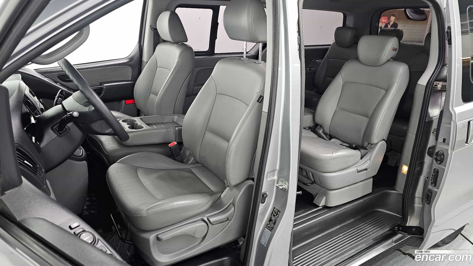 Starex Hyundai 2018.0-OPTION-016