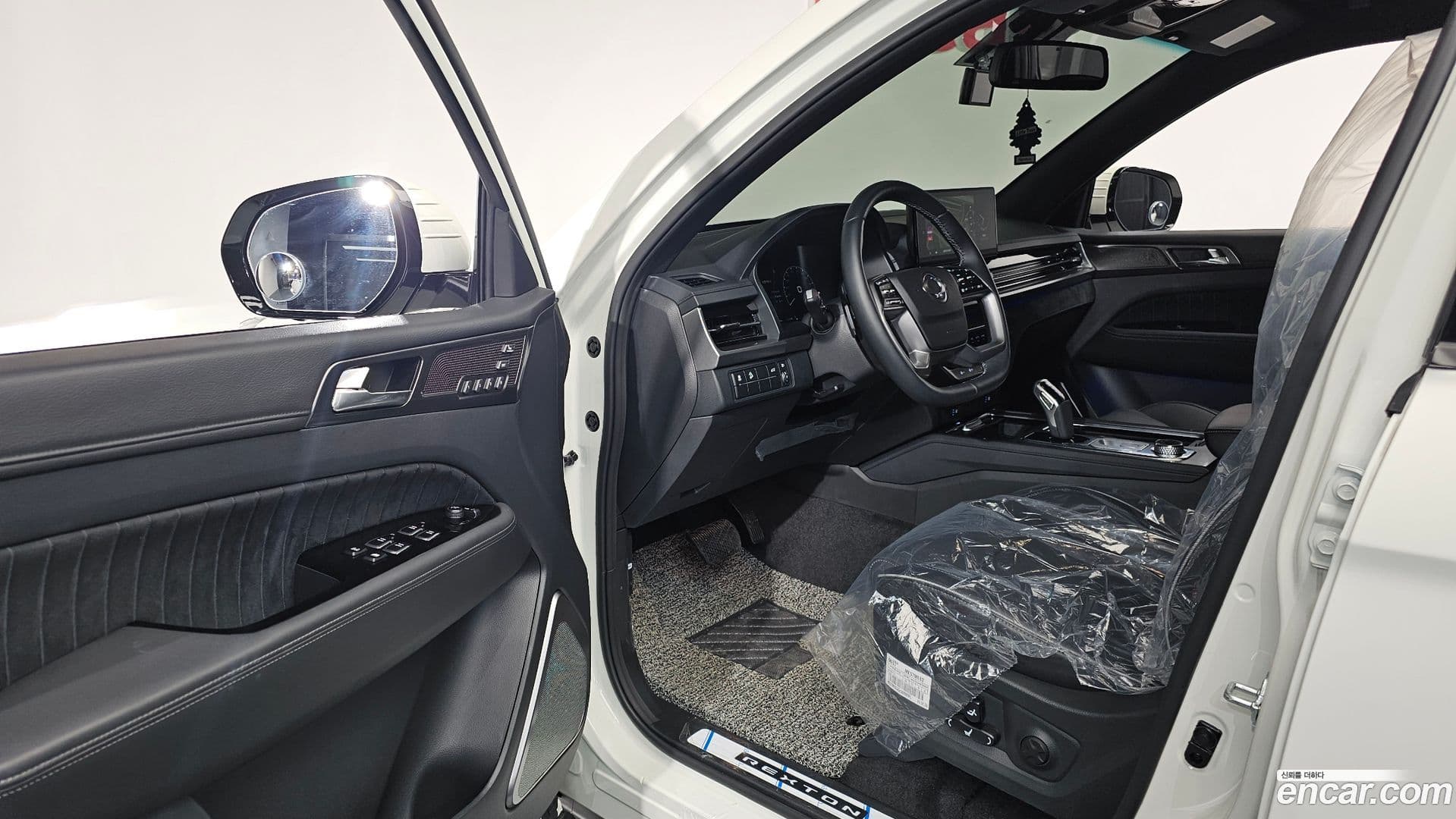 Main__Slider__Photo:Rexton KG_Mobility_Ssangyong 2025.9-9