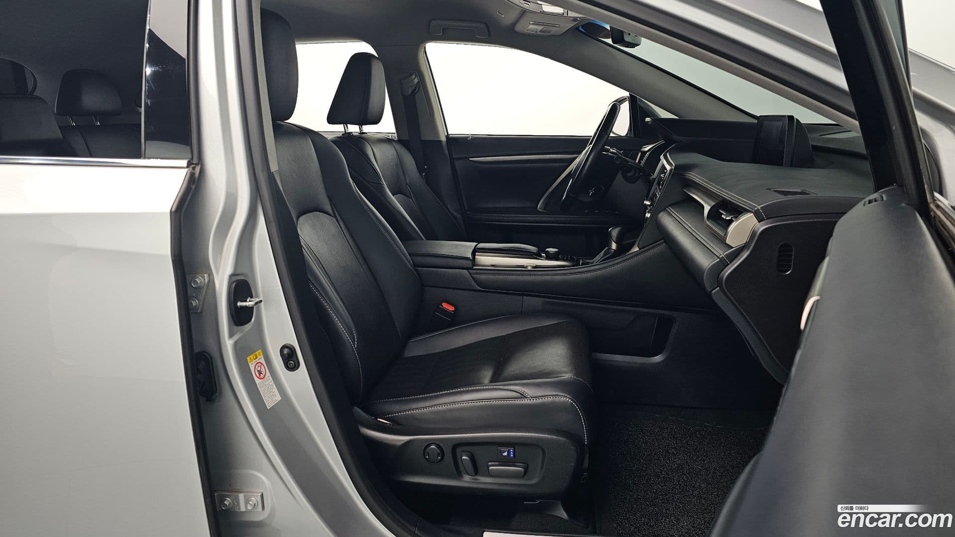 Main__Slider__Photo:RX Lexus 2018.11-9