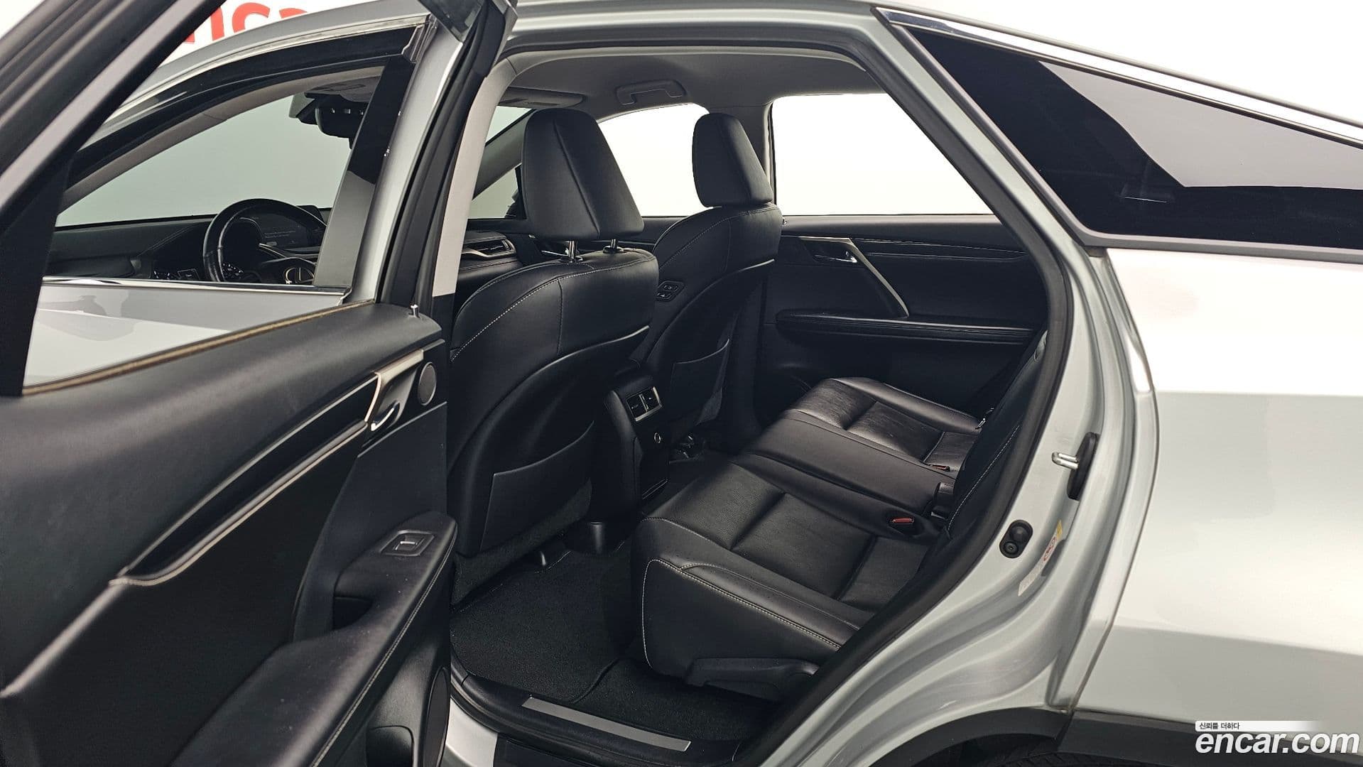 Main__Slider__Photo:RX Lexus 2018.11-11