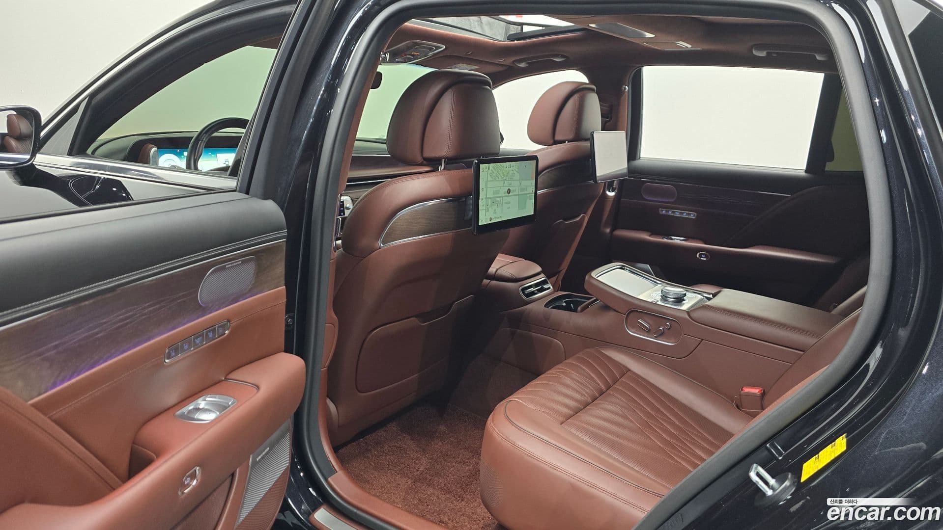 Main__Slider__Photo:G90 Genesis 2022.11-11