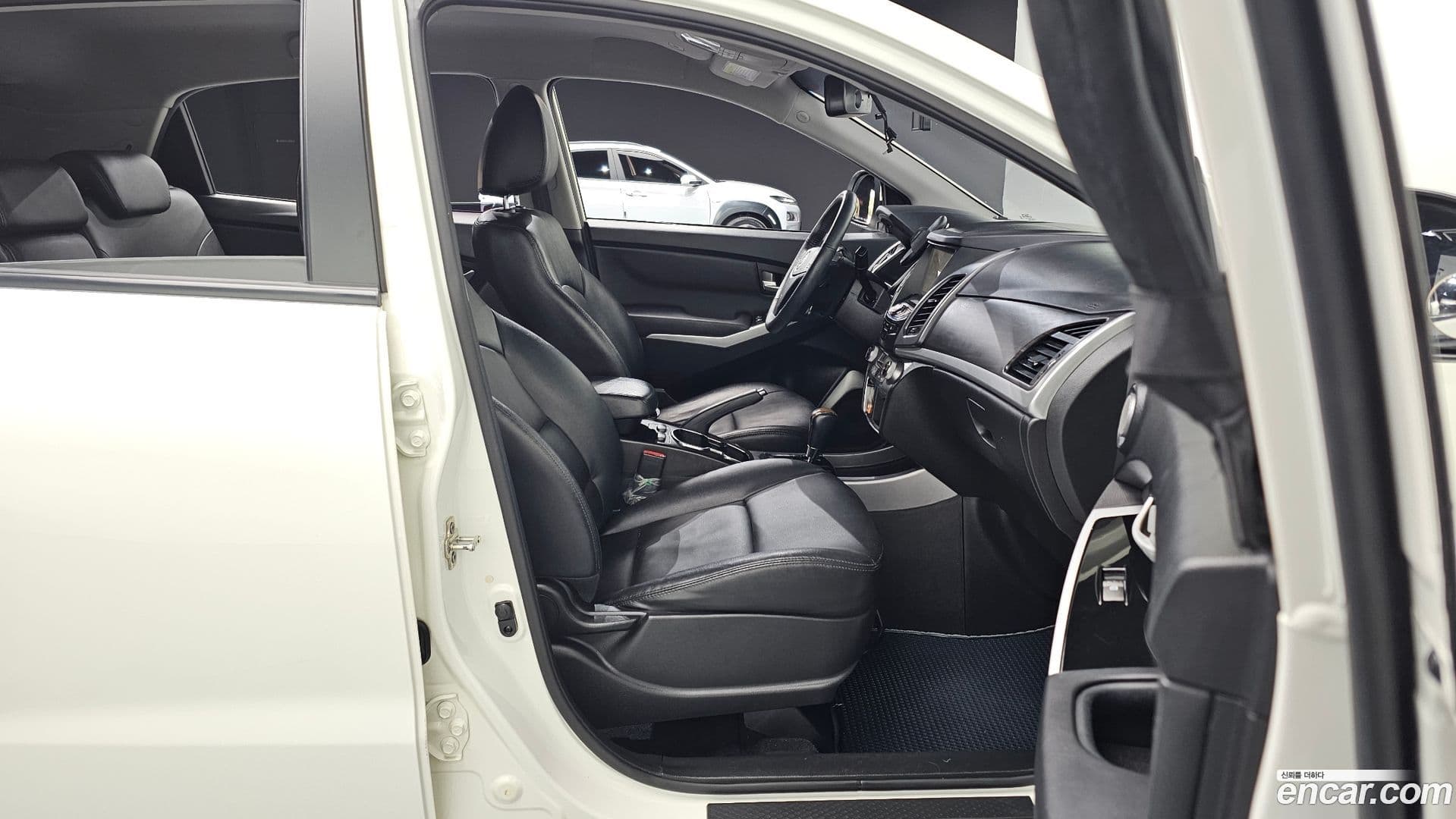 Main__Slider__Photo:KORANDO KG_Mobility_Ssangyong 2016.1-11