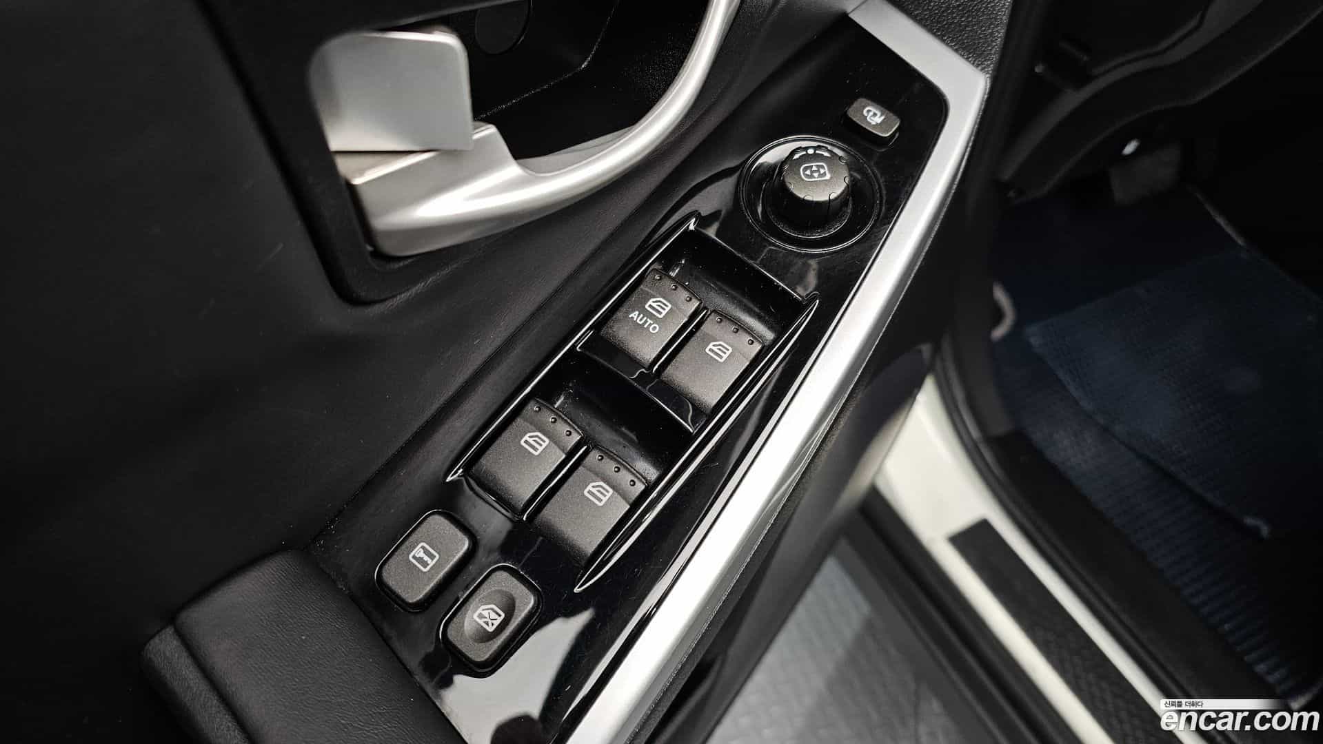 KORANDO KG_Mobility_Ssangyong 2016.1-OPTION-017