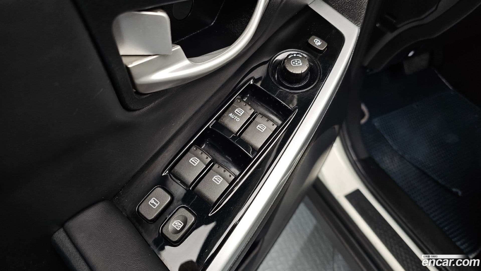 Main__Slider__Photo:KORANDO KG_Mobility_Ssangyong 2016.1-12