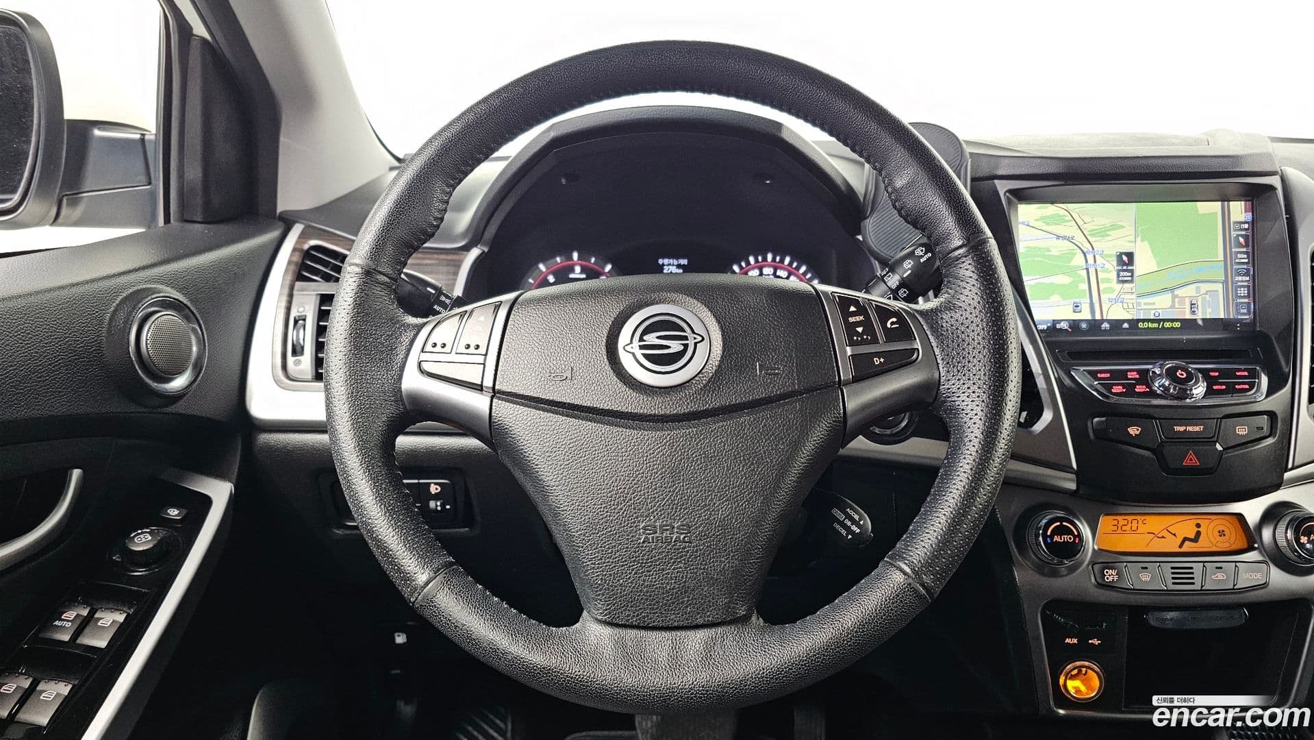 Main__Slider__Photo:KORANDO KG_Mobility_Ssangyong 2016.1-15