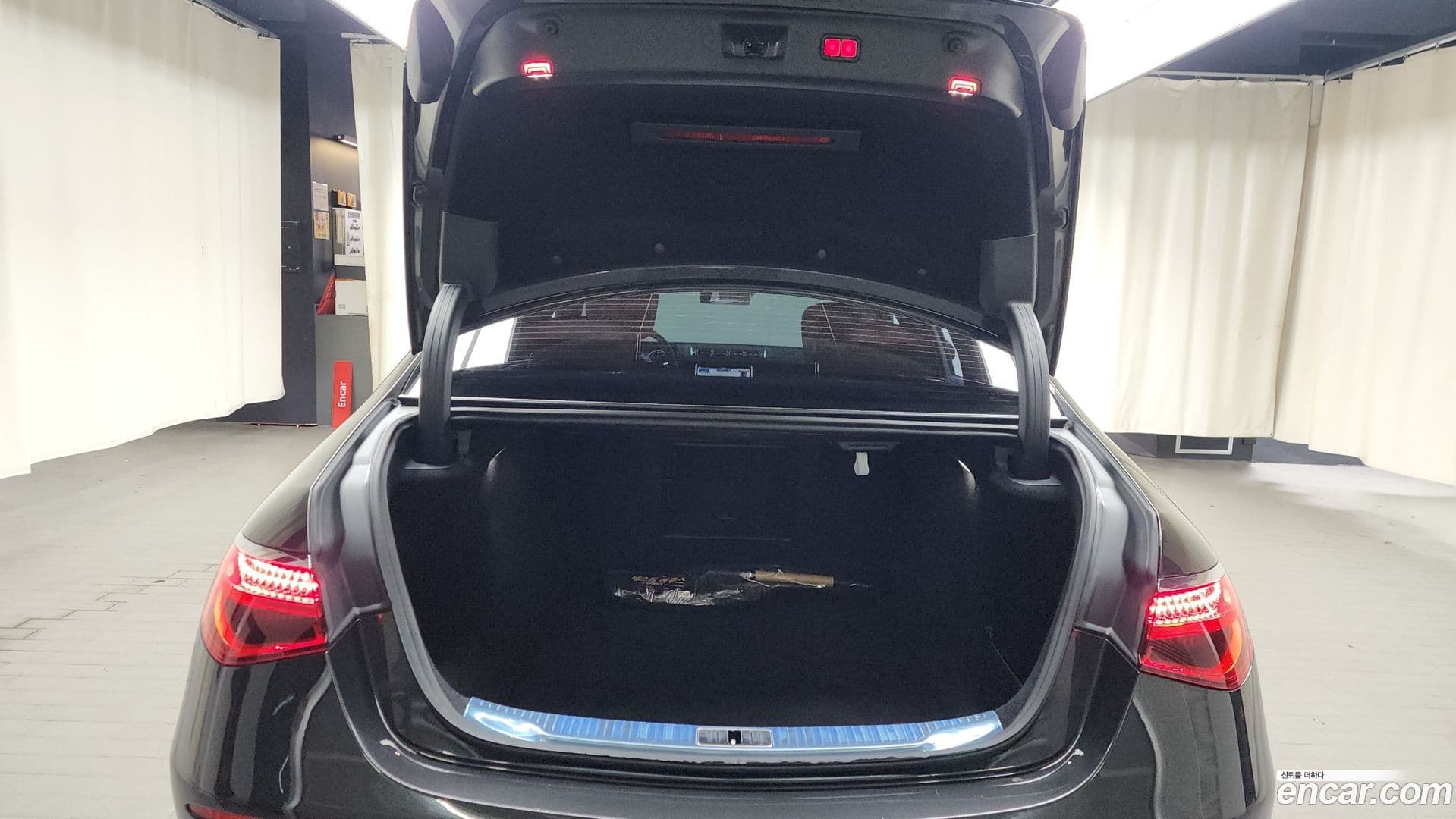 Main__Slider__Photo:S-Class Mercedes-Benz 2022.5-19