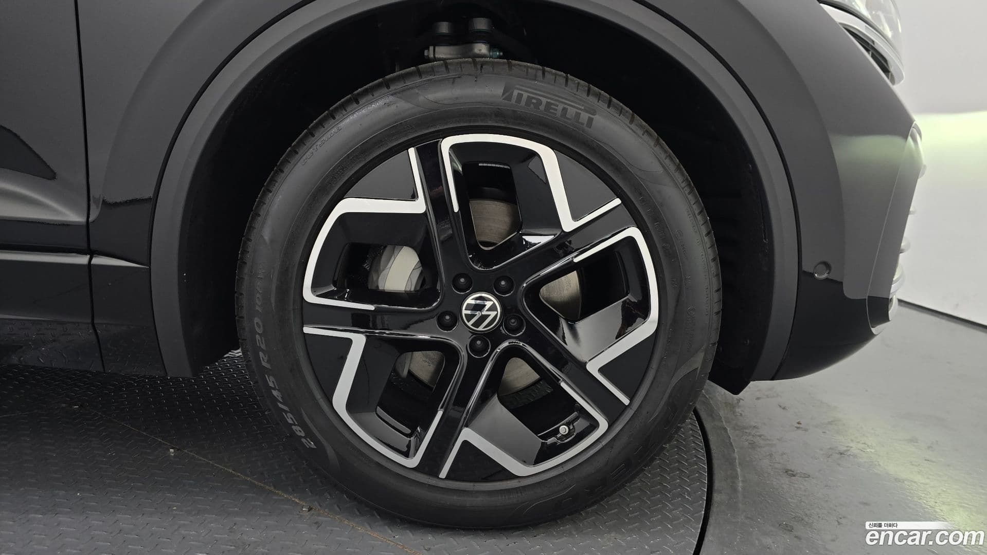 Main__Slider__Photo:Touareg Volkswagen 2025.11-4