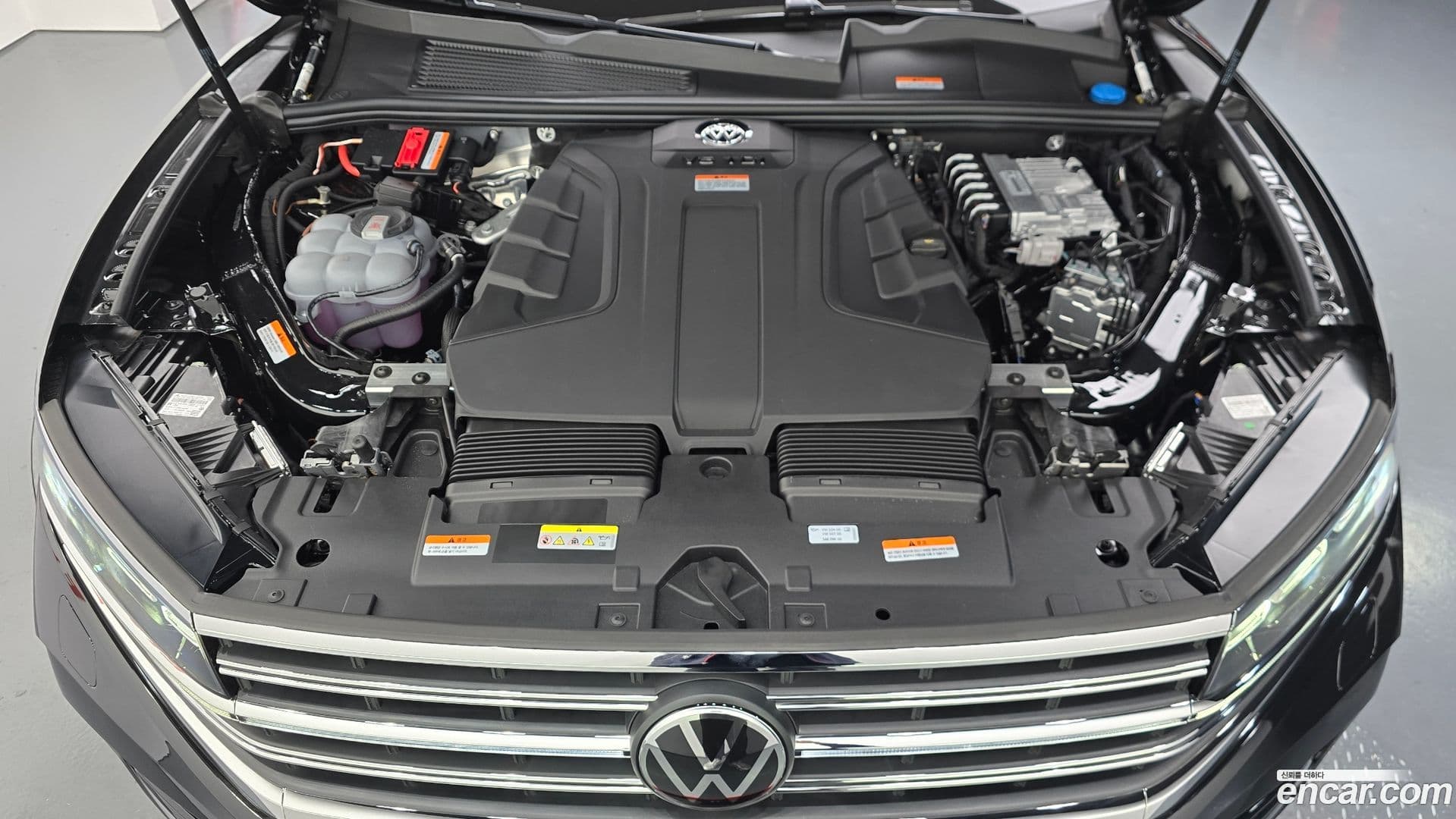 Main__Slider__Photo:Touareg Volkswagen 2025.11-5