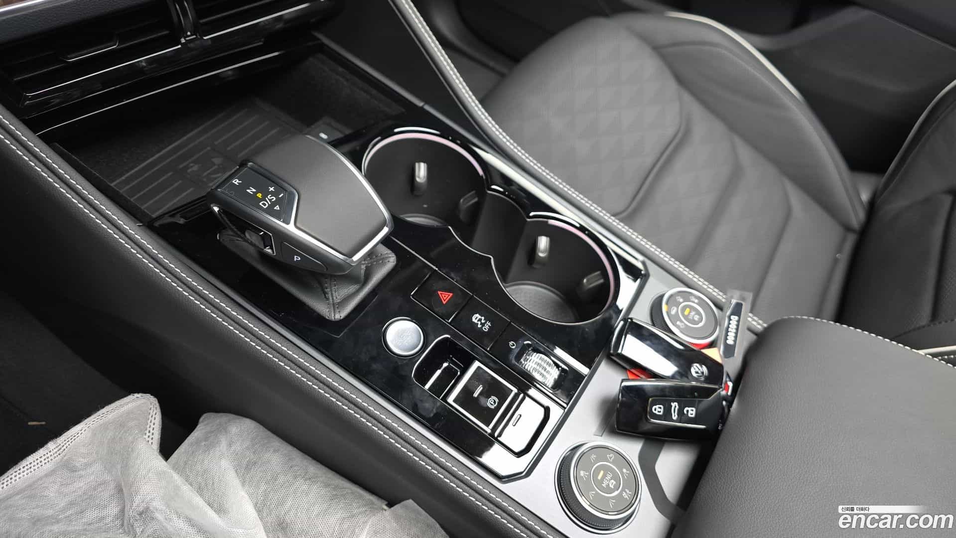 Touareg Volkswagen 2025.11-INNER-009