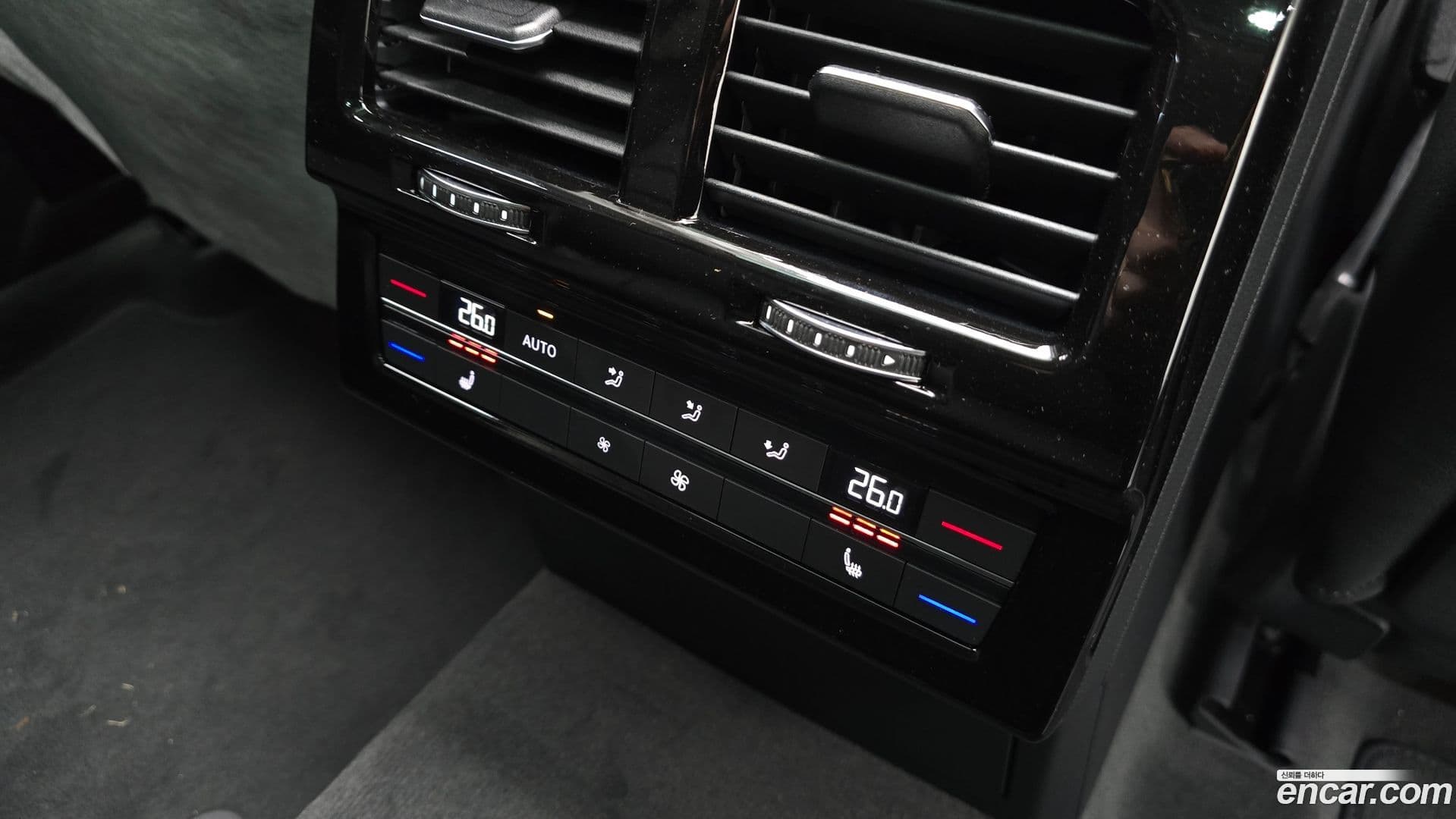 Main__Slider__Photo:Touareg Volkswagen 2025.11-17